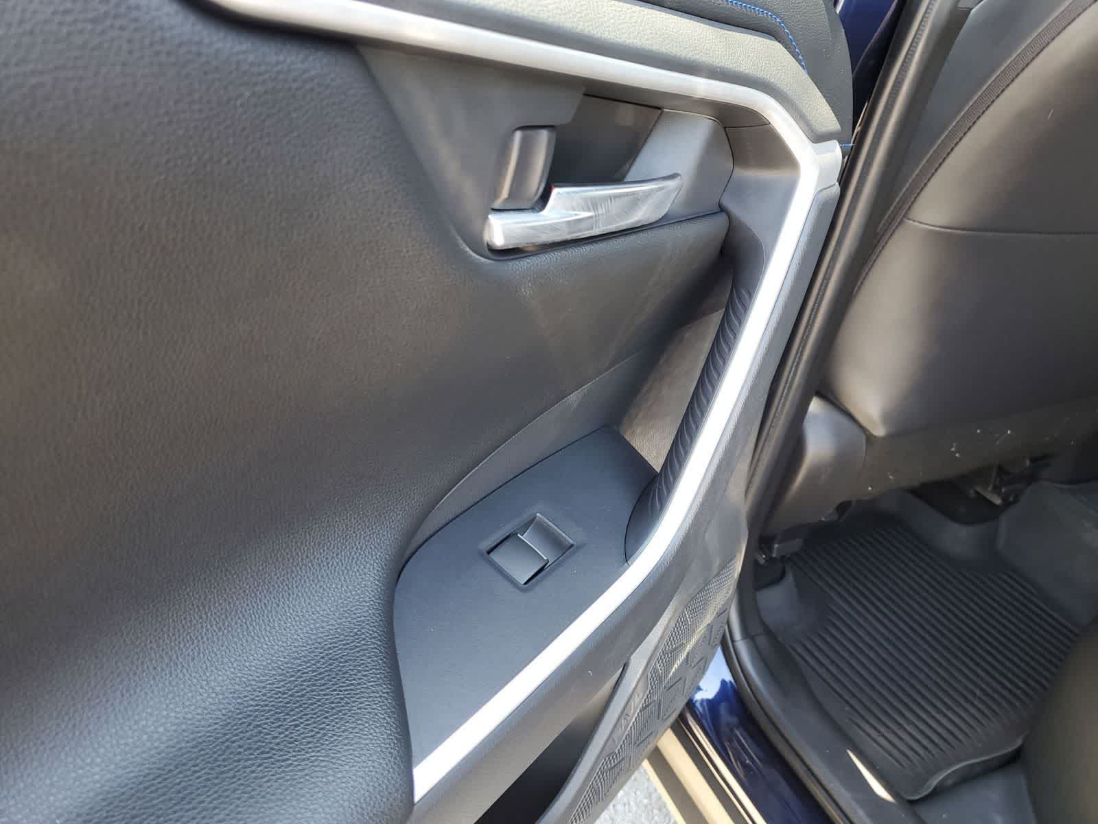 Thumbnail: 2021 Toyota RAV4 - 12