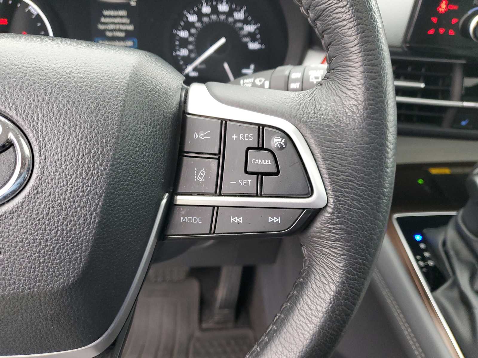 Thumbnail: 2024 Toyota Sienna - 24