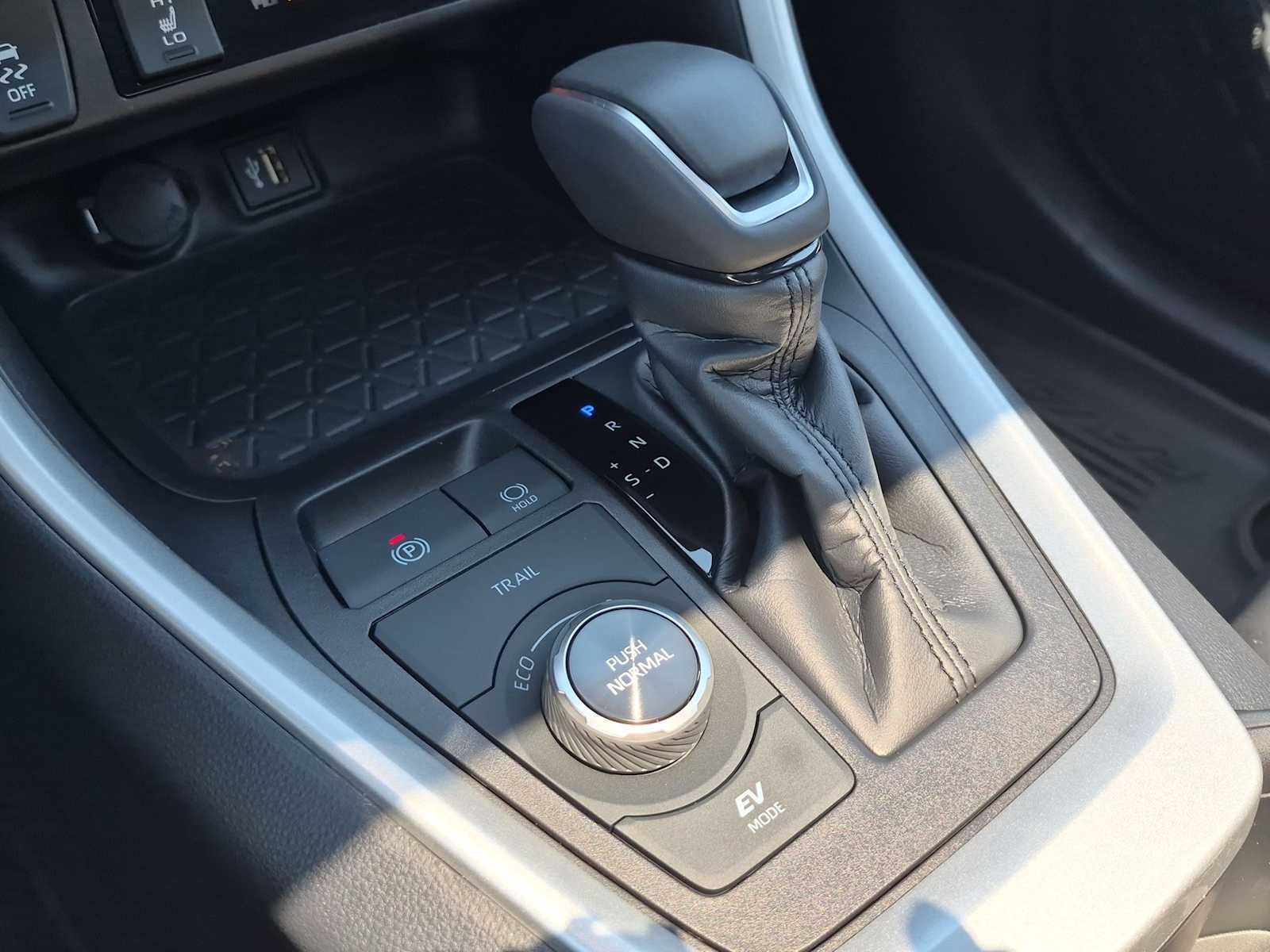 Thumbnail: 2024 Toyota RAV4 - 24