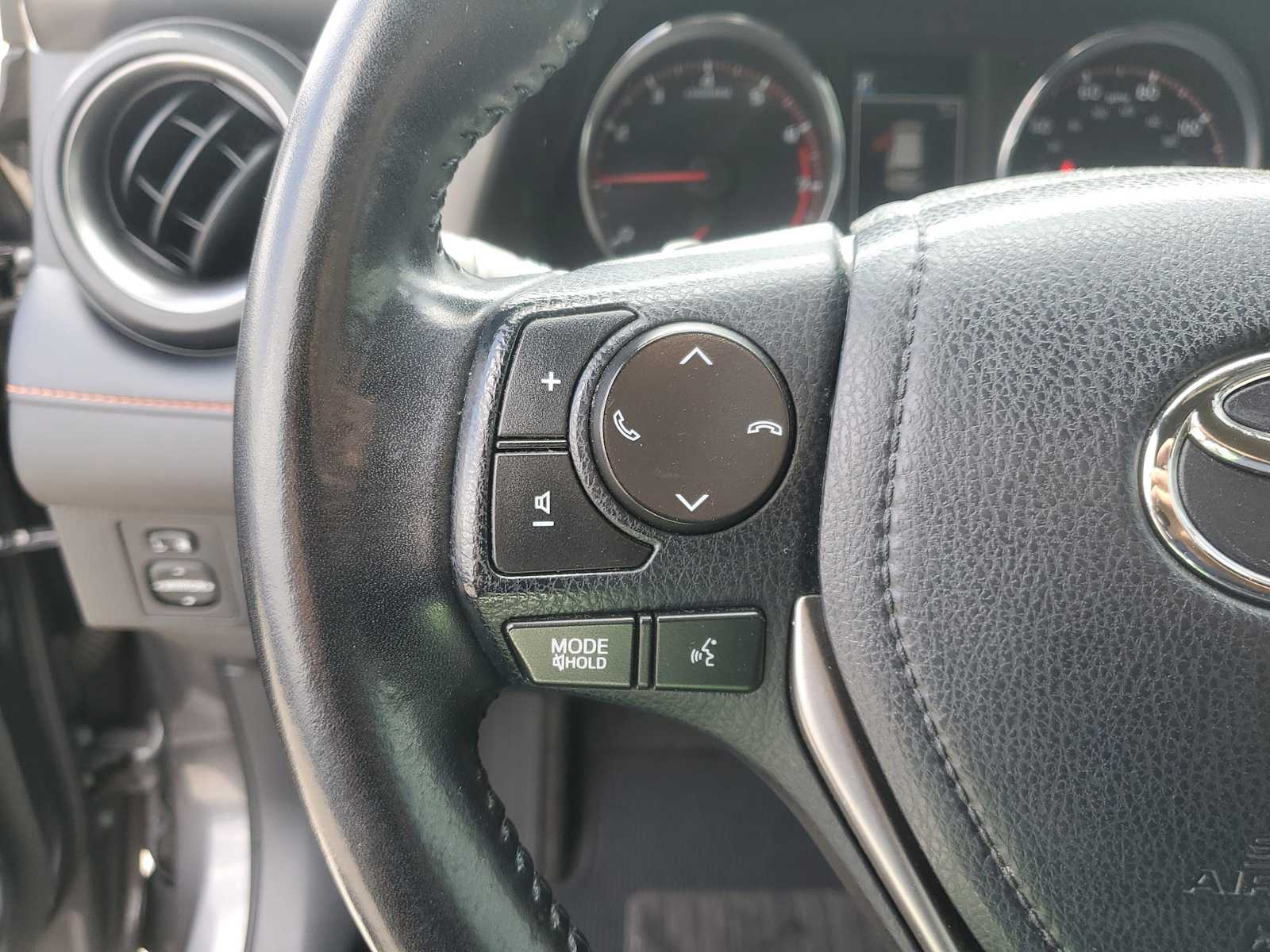 Thumbnail: 2017 Toyota RAV4 - 24