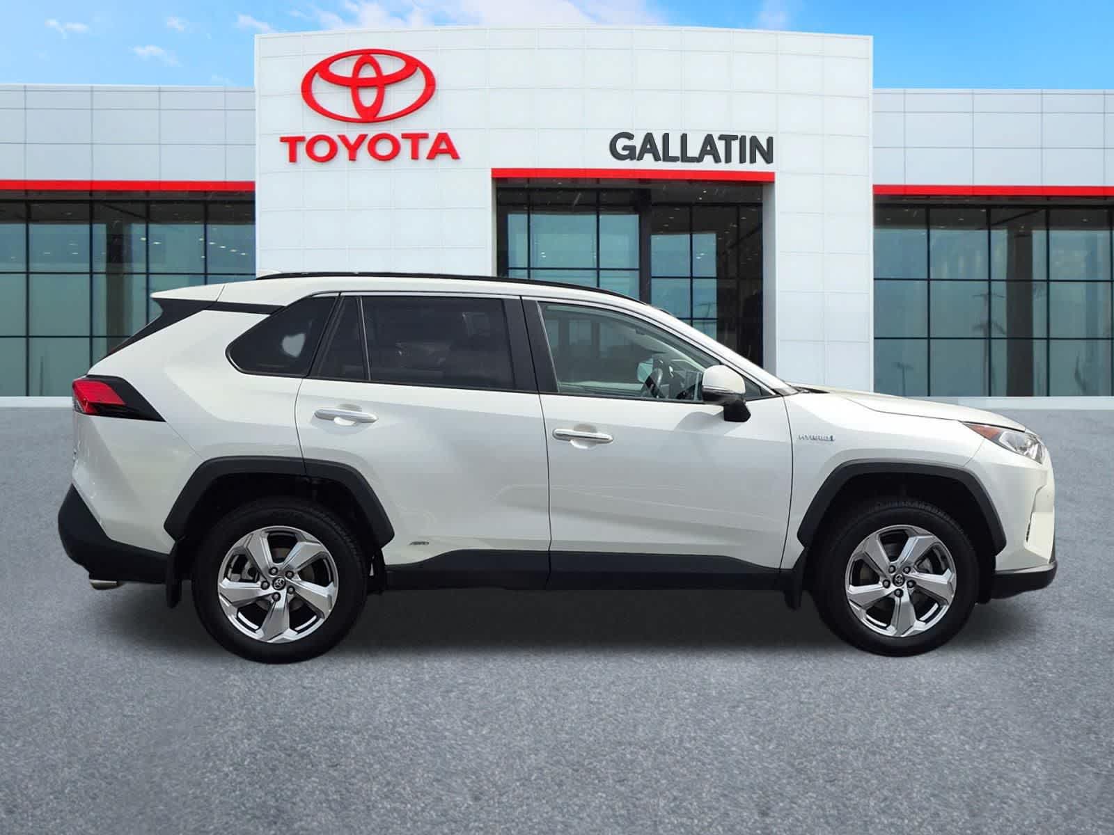 Thumbnail: 2021 Toyota RAV4 - 9