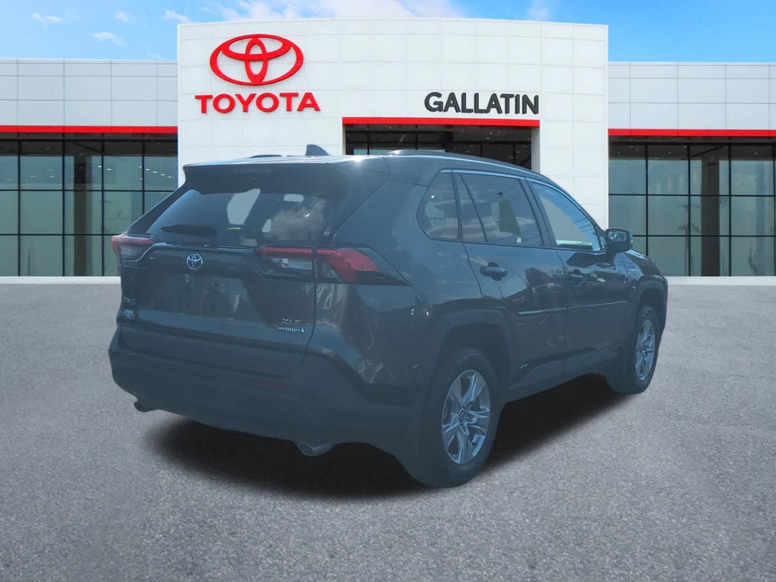 Thumbnail: 2021 Toyota RAV4 - 9