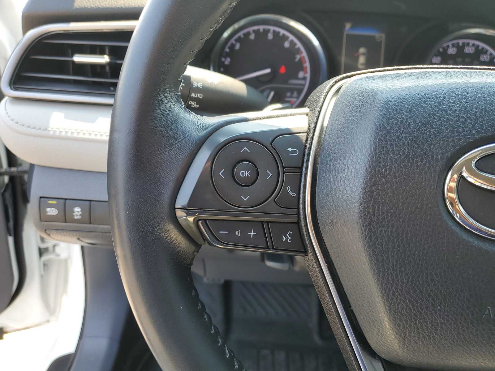 Thumbnail: 2019 Toyota Camry - 22