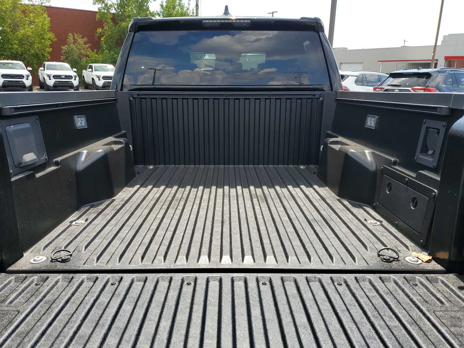 Thumbnail: 2025 Toyota Tacoma - 10