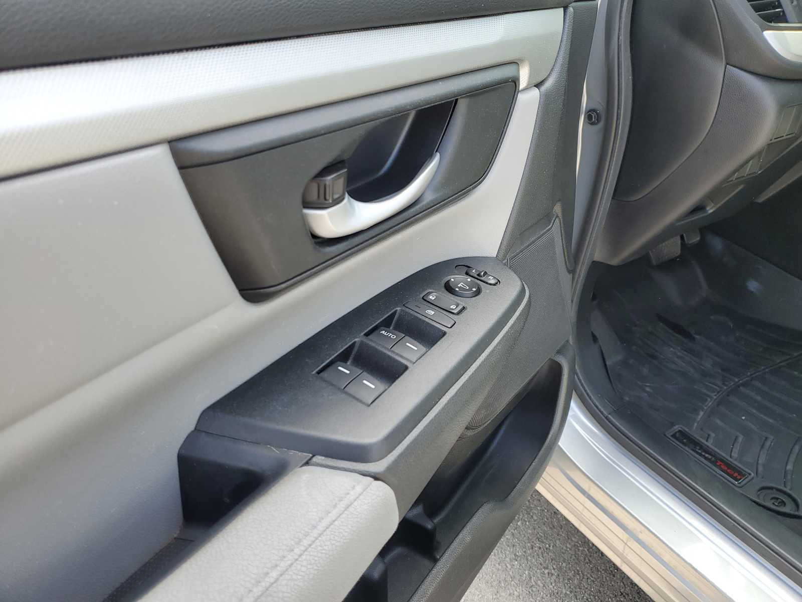 Thumbnail: 2017 Honda CR-V - 16