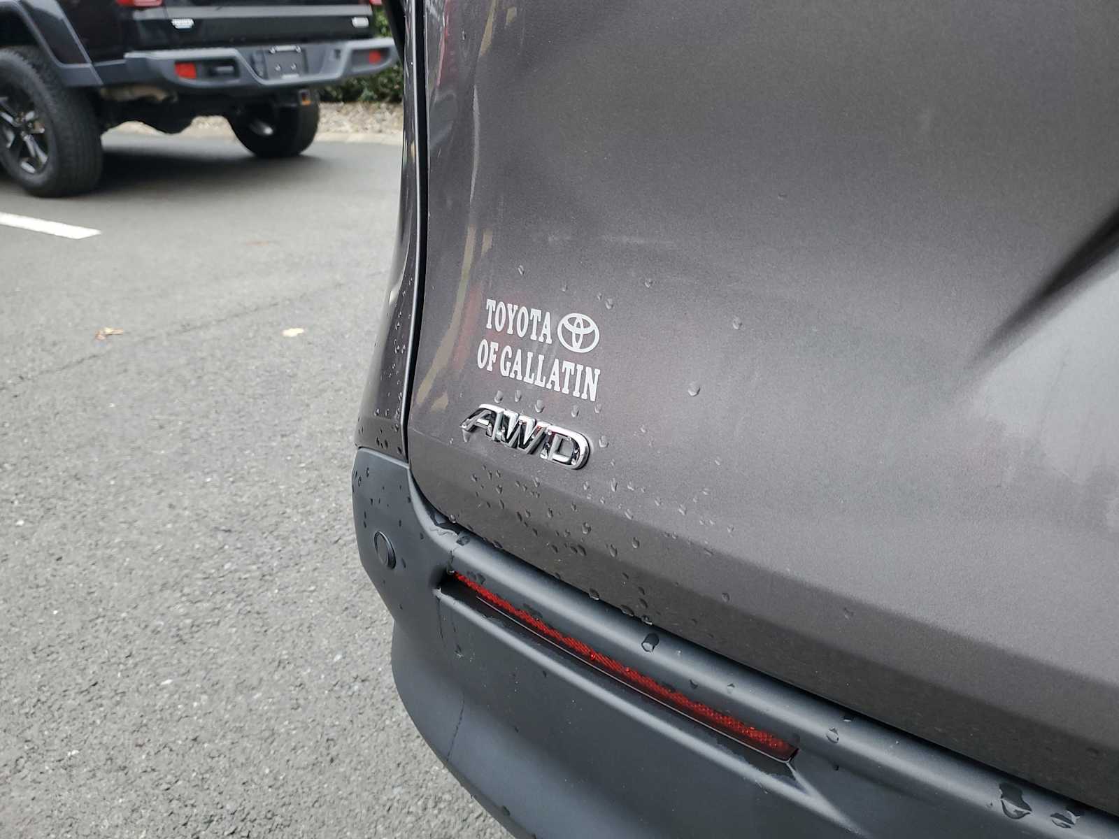 Thumbnail: 2024 Toyota Sienna - 8