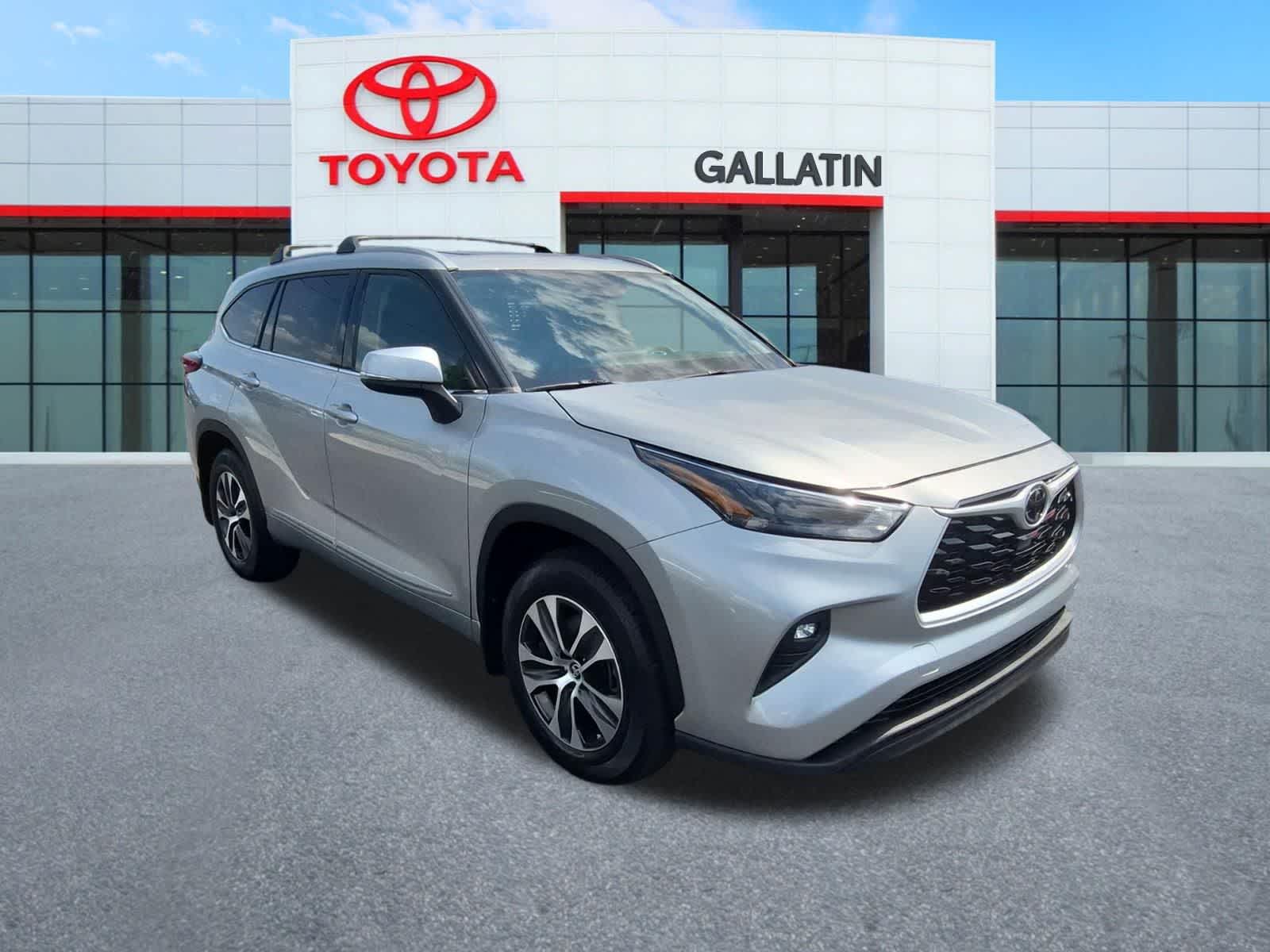 Thumbnail: 2022 Toyota Highlander - 2