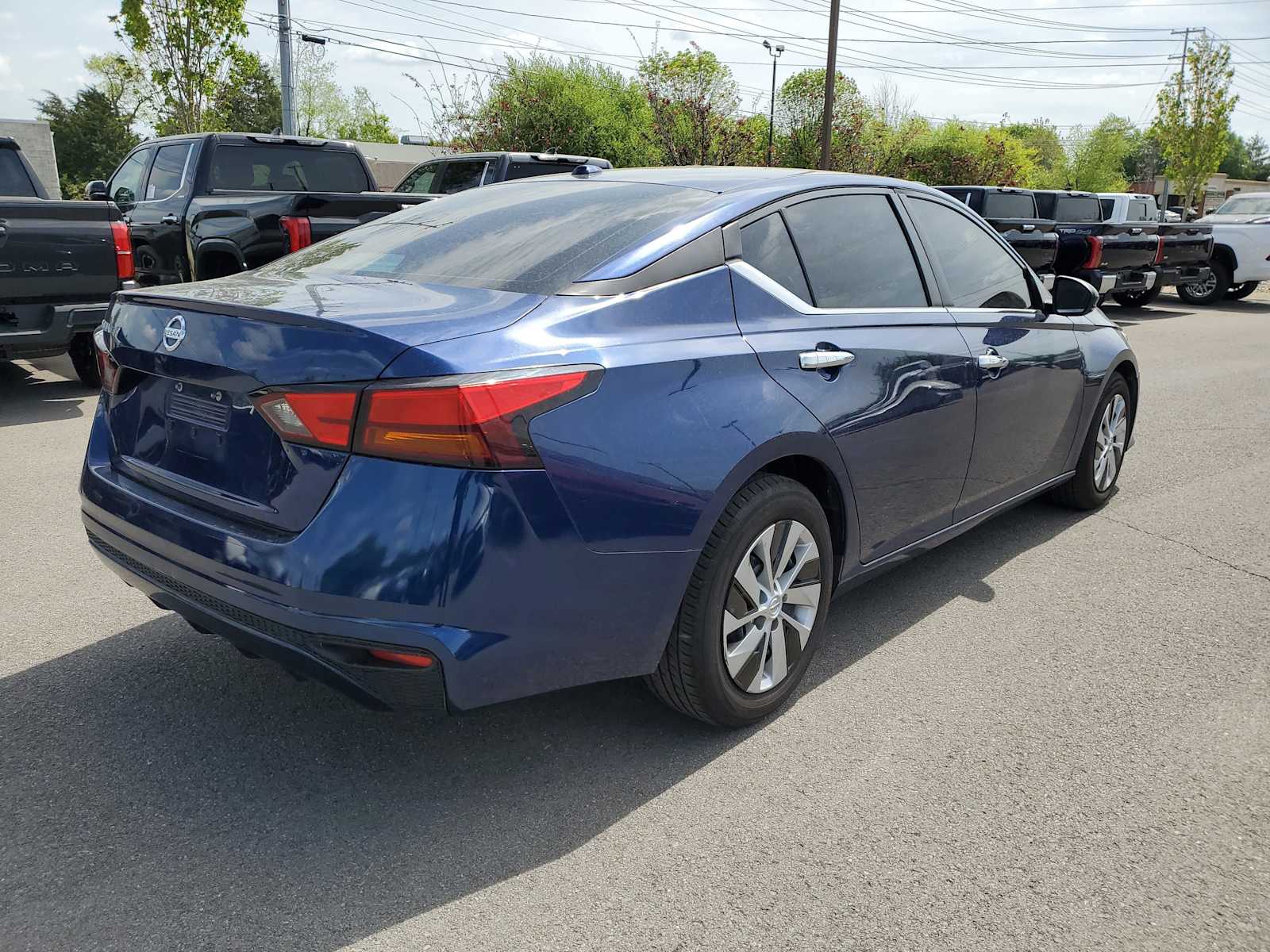 Thumbnail: 2020 Nissan Altima - 3