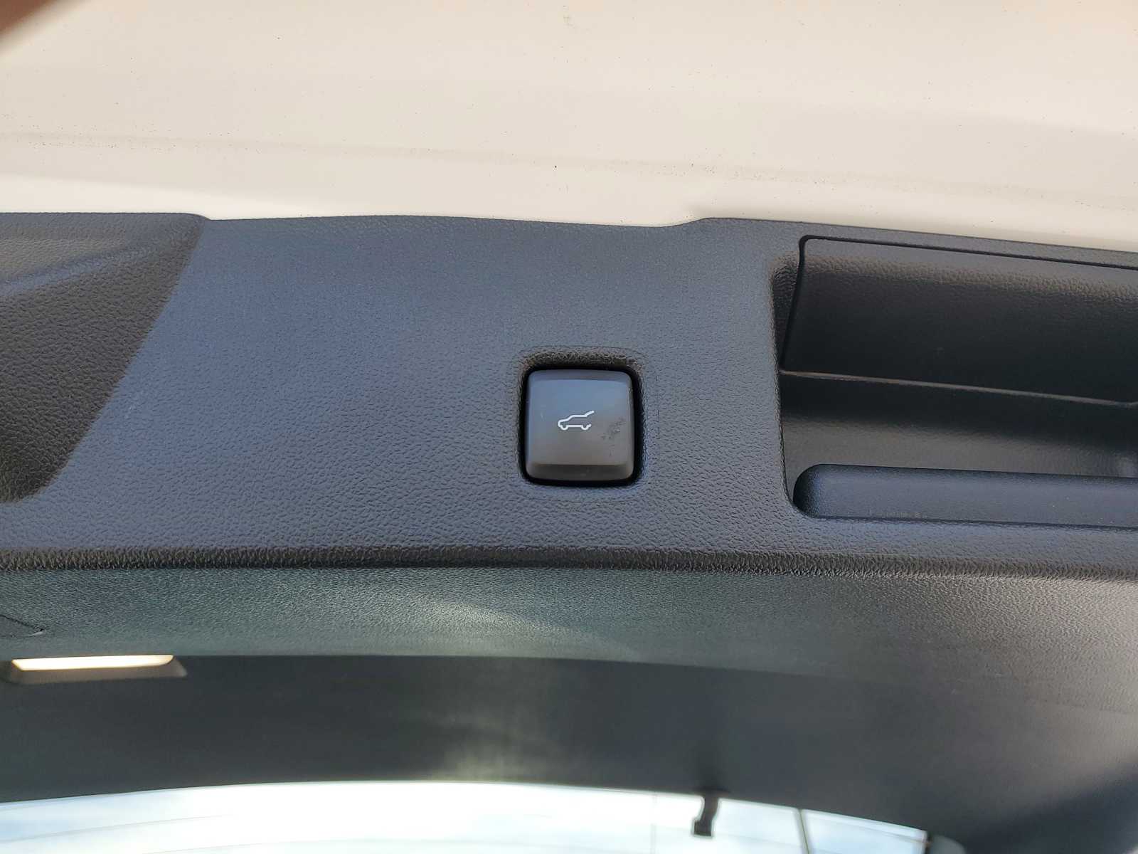 Thumbnail: 2022 Ford Escape - 10