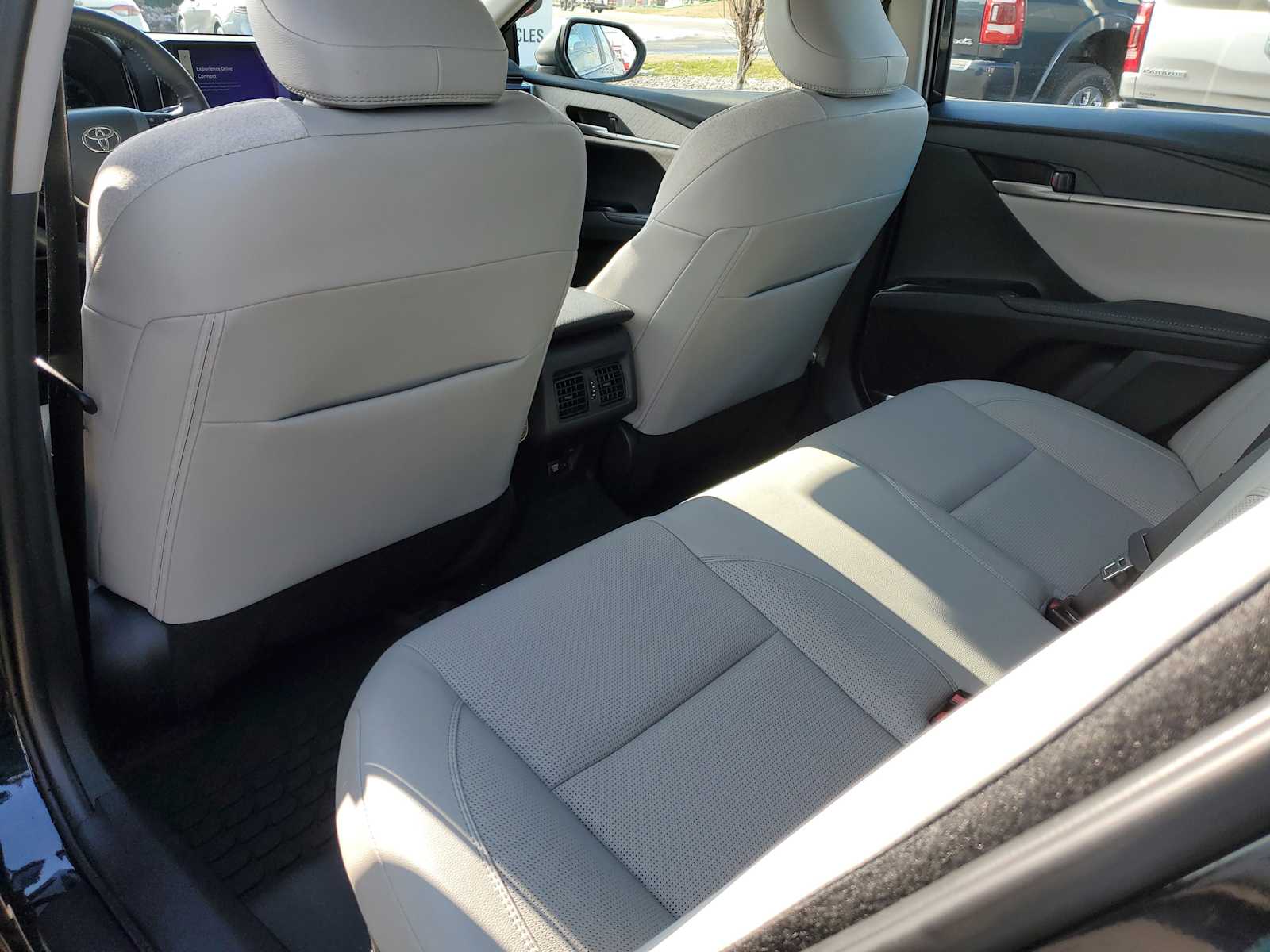 Thumbnail: 2025 Toyota Camry - 13