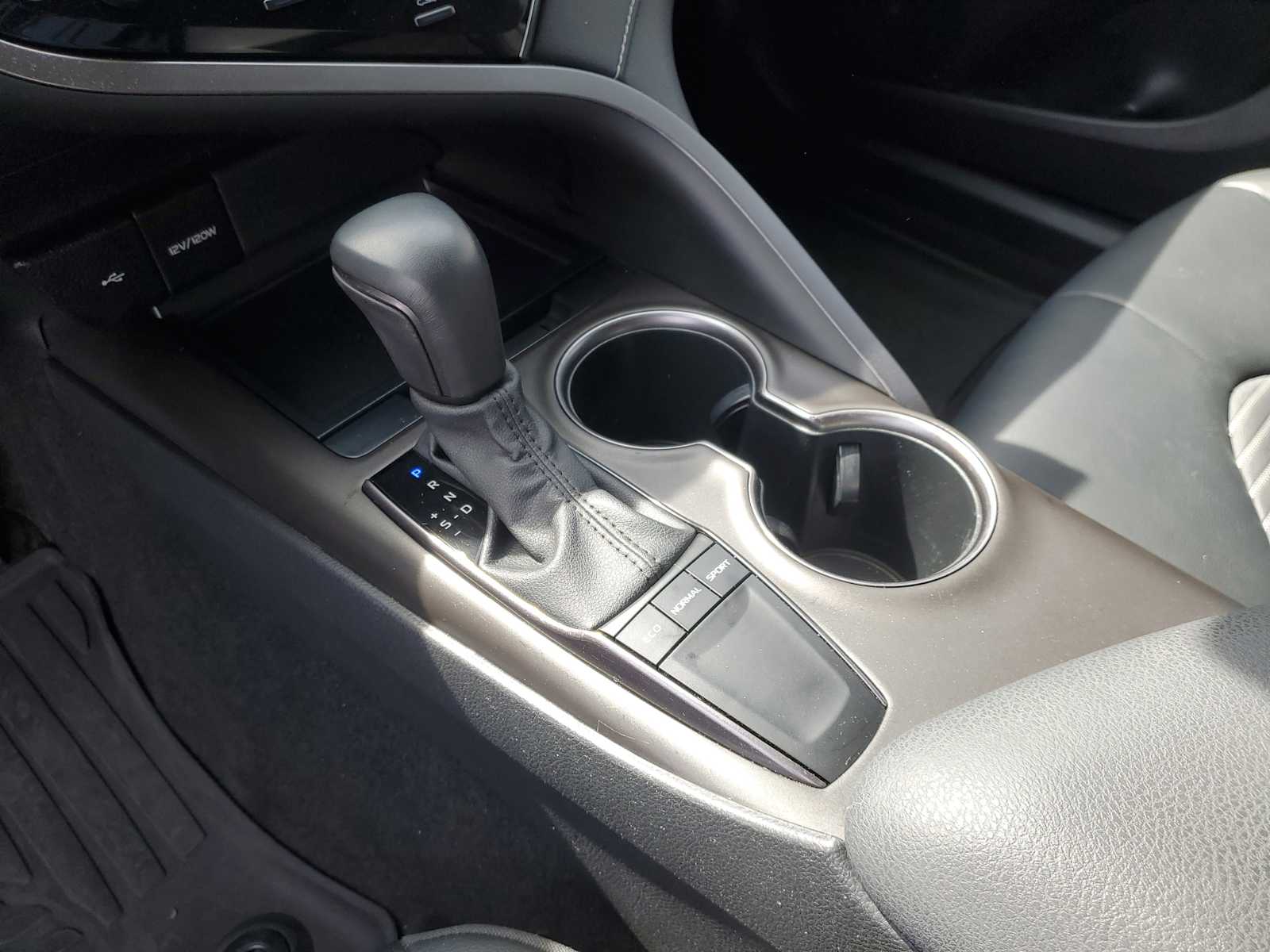 Thumbnail: 2023 Toyota Camry - 30