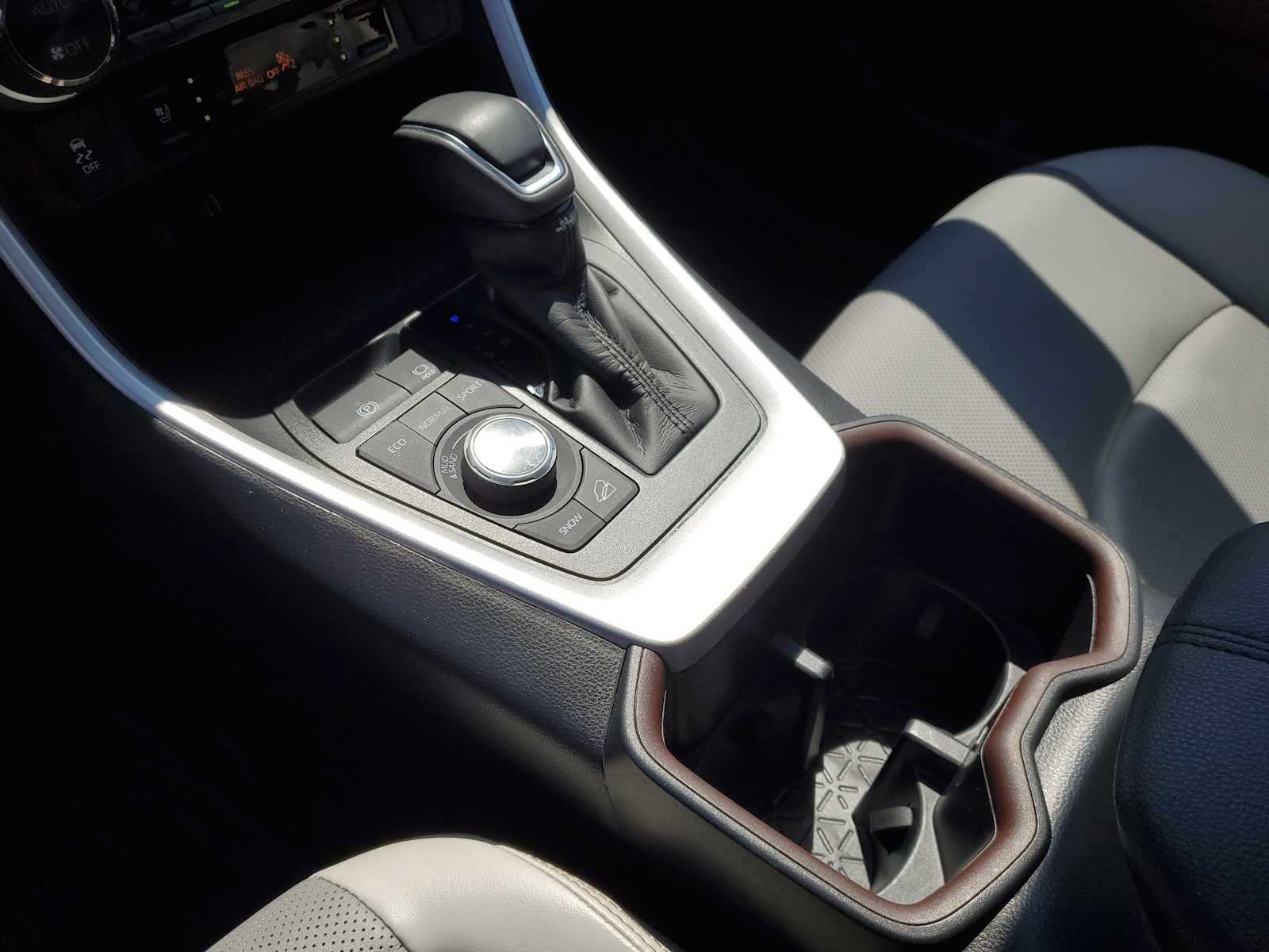 Thumbnail: 2025 Toyota RAV4 - 32