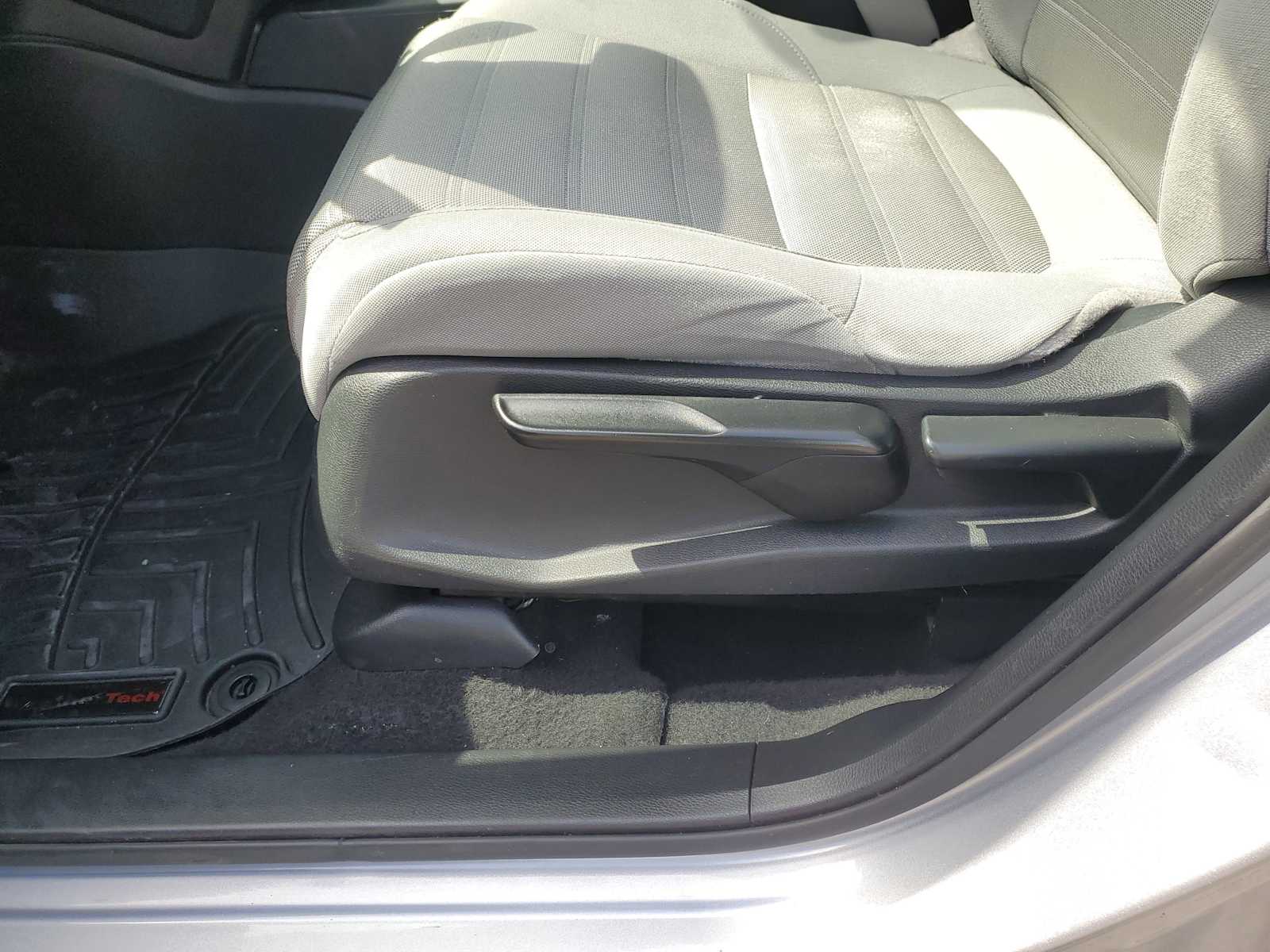 Thumbnail: 2017 Honda CR-V - 19