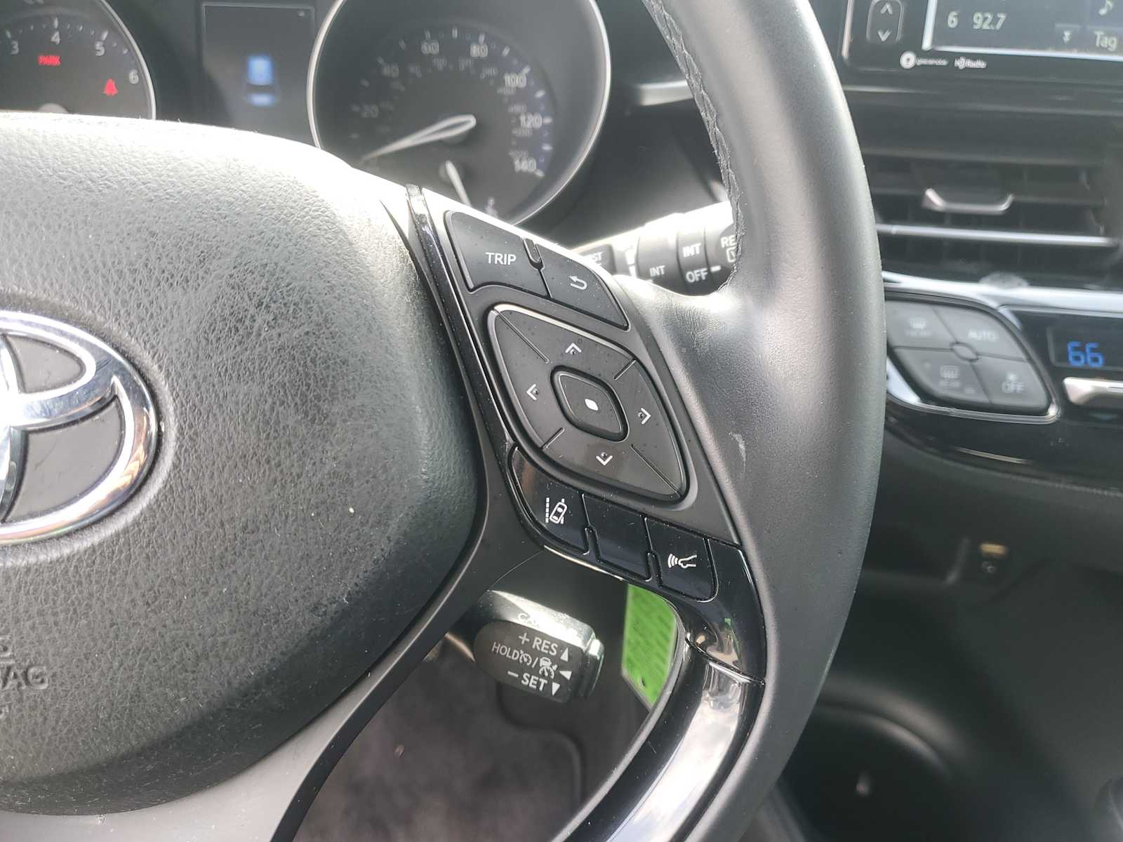 Thumbnail: 2018 Toyota C-HR - 24