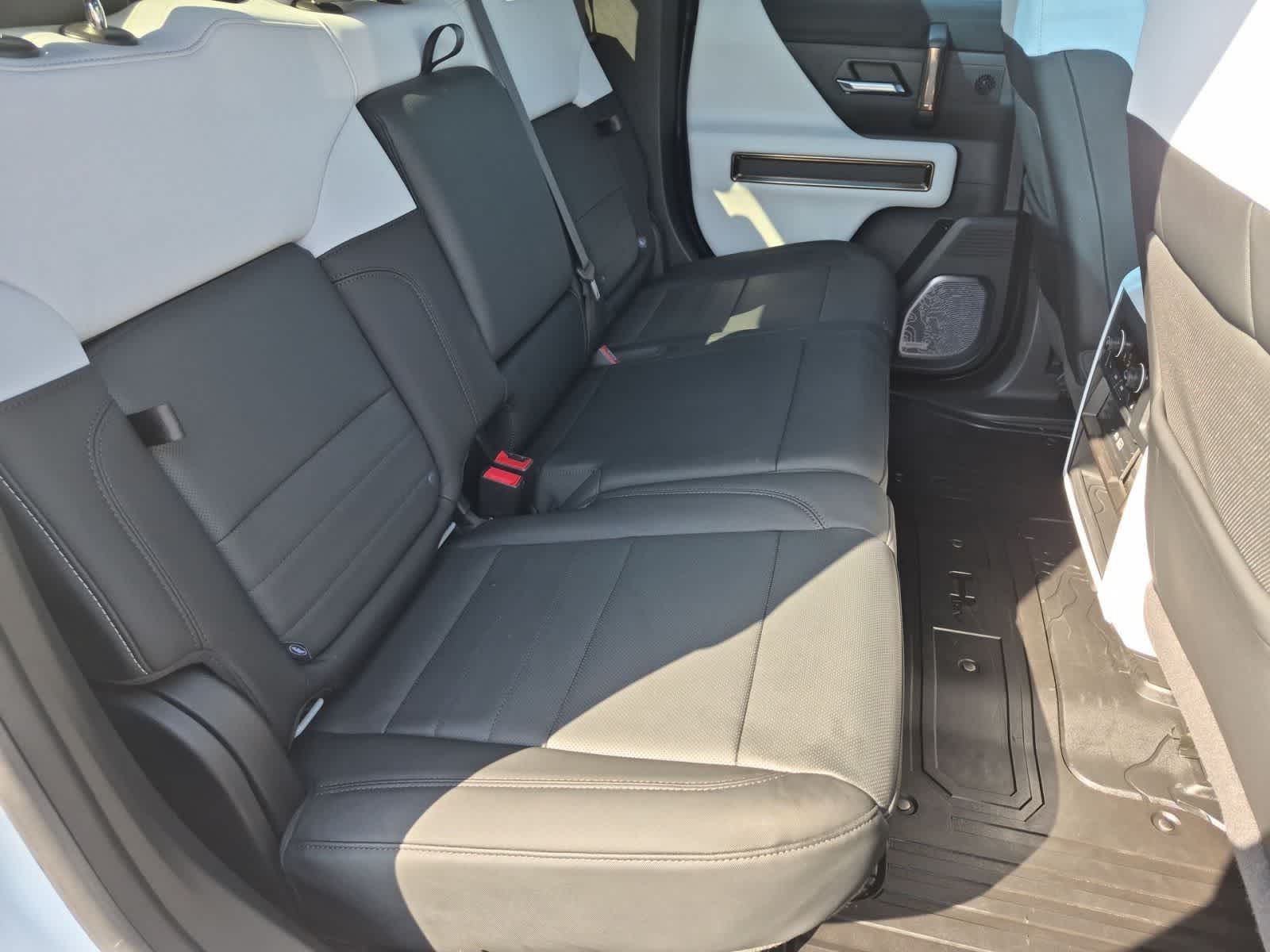 Thumbnail: 2023 GMC Hummer EV - 21