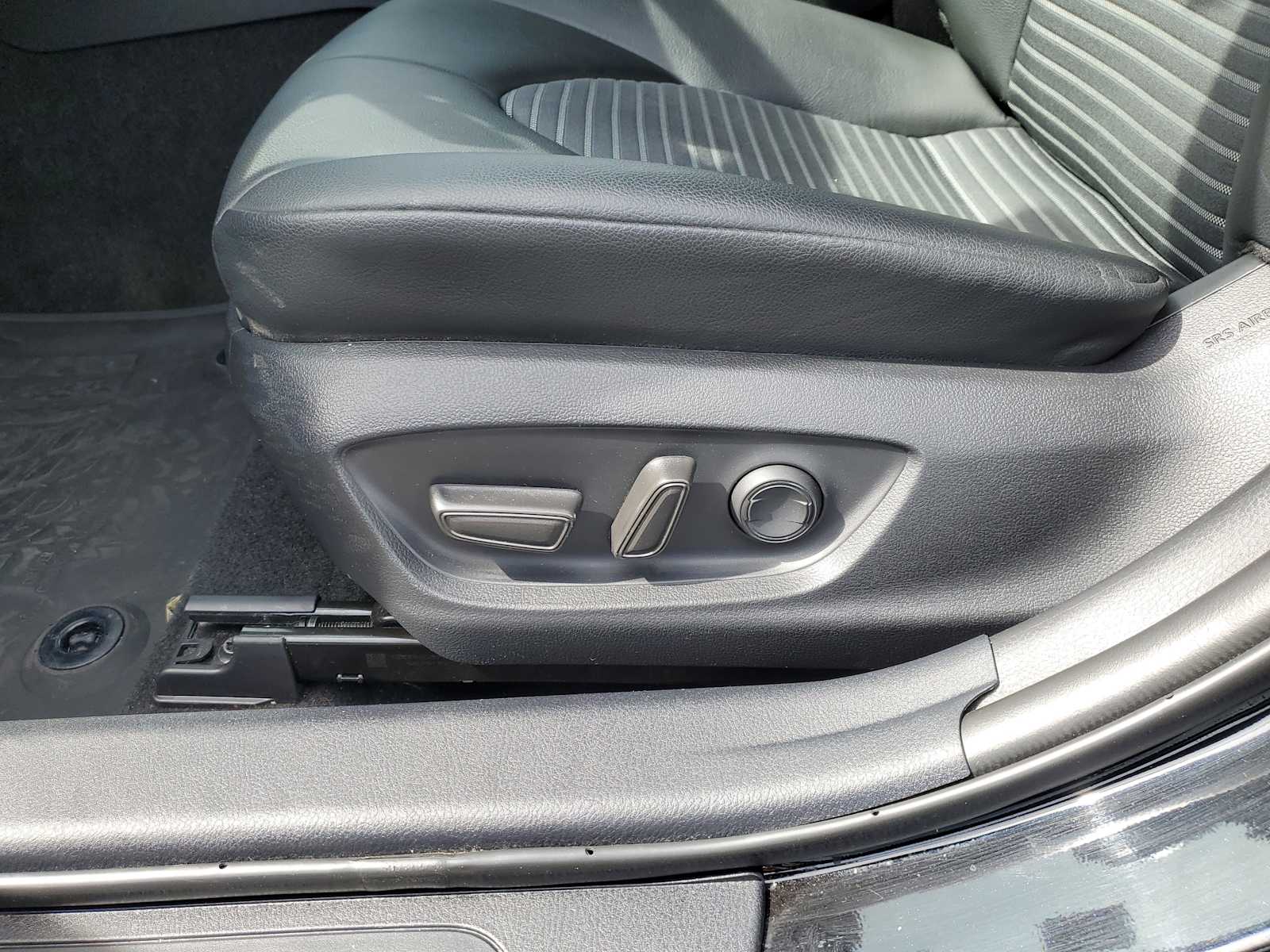 Thumbnail: 2023 Toyota Camry - 18