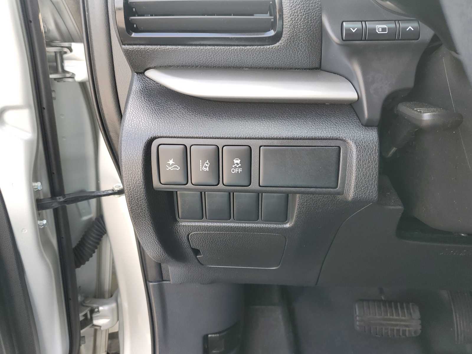 Thumbnail: 2022 Mitsubishi Eclipse Cross - 21