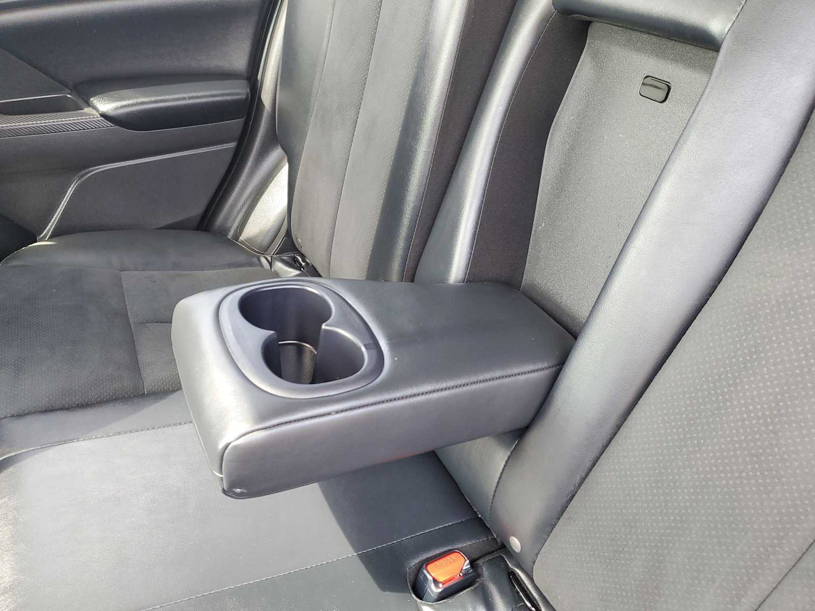 Thumbnail: 2022 Mitsubishi Eclipse Cross - 12