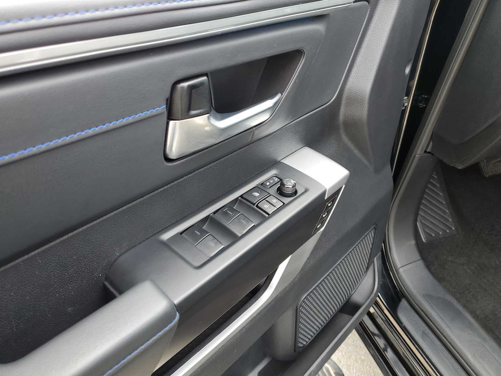 Thumbnail: 2023 Toyota Tundra - 15