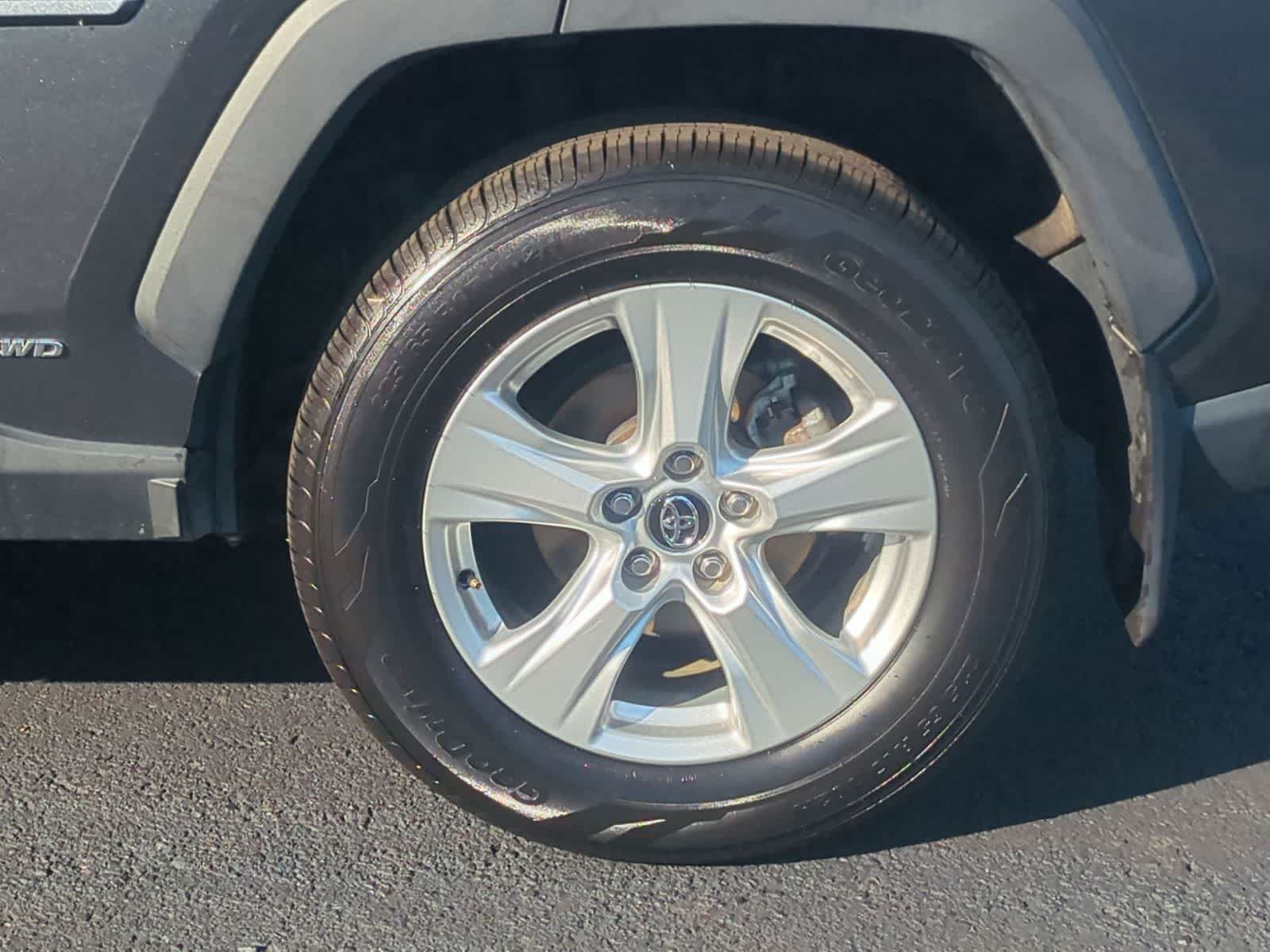Thumbnail: 2021 Toyota RAV4 - 14