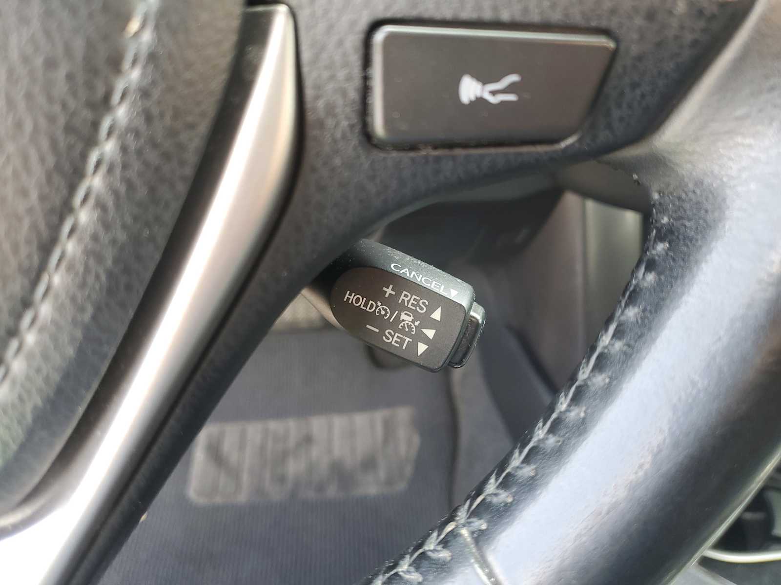 Thumbnail: 2017 Toyota RAV4 - 26