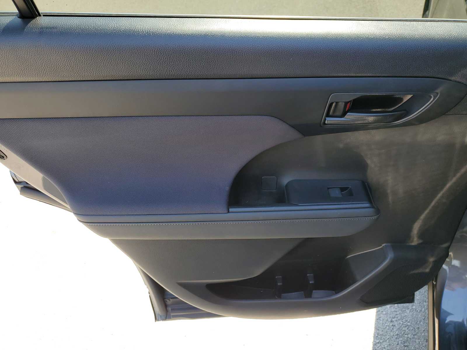 Thumbnail: 2023 Toyota Highlander - 9