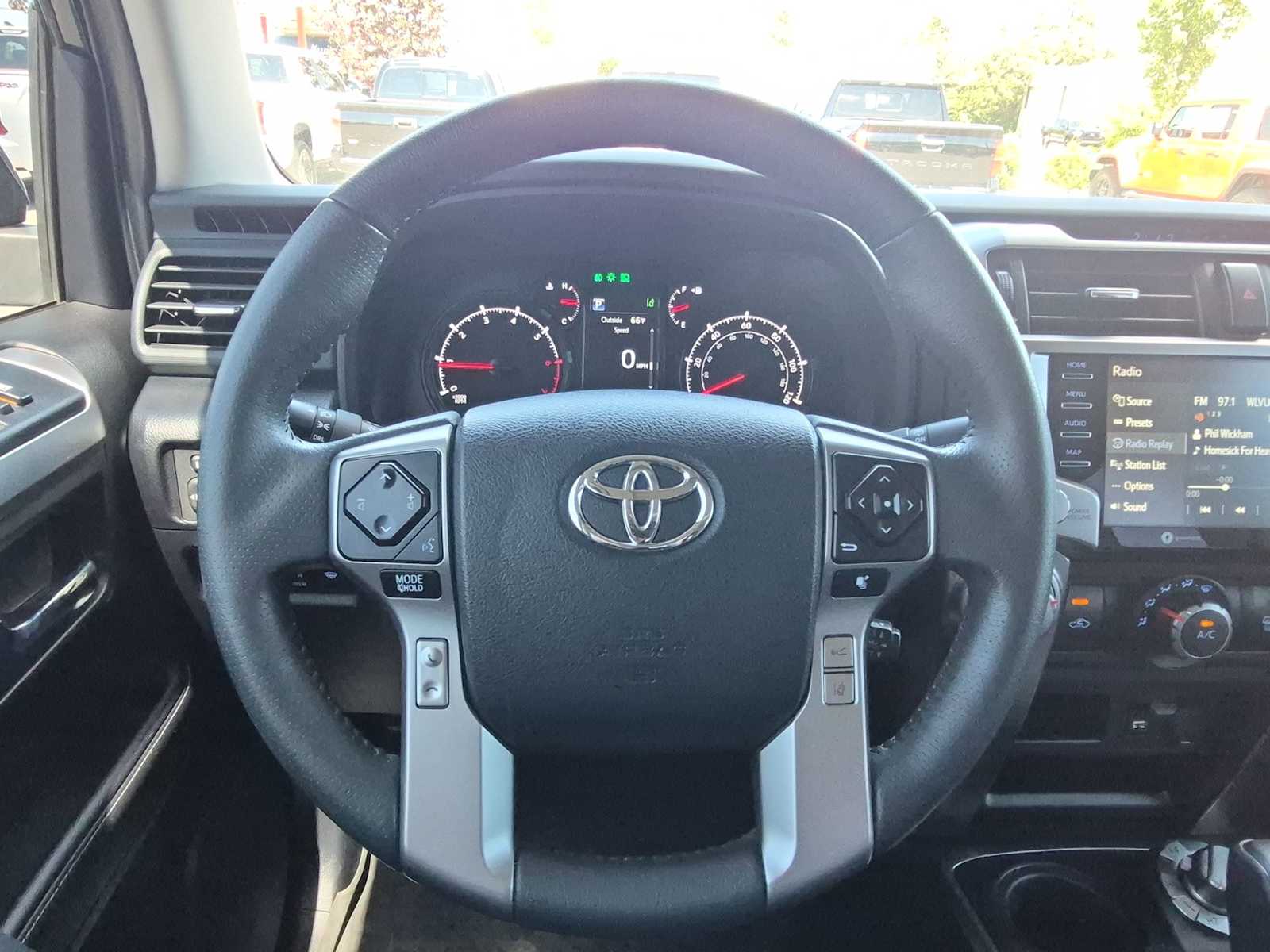 Thumbnail: 2022 Toyota 4Runner - 16