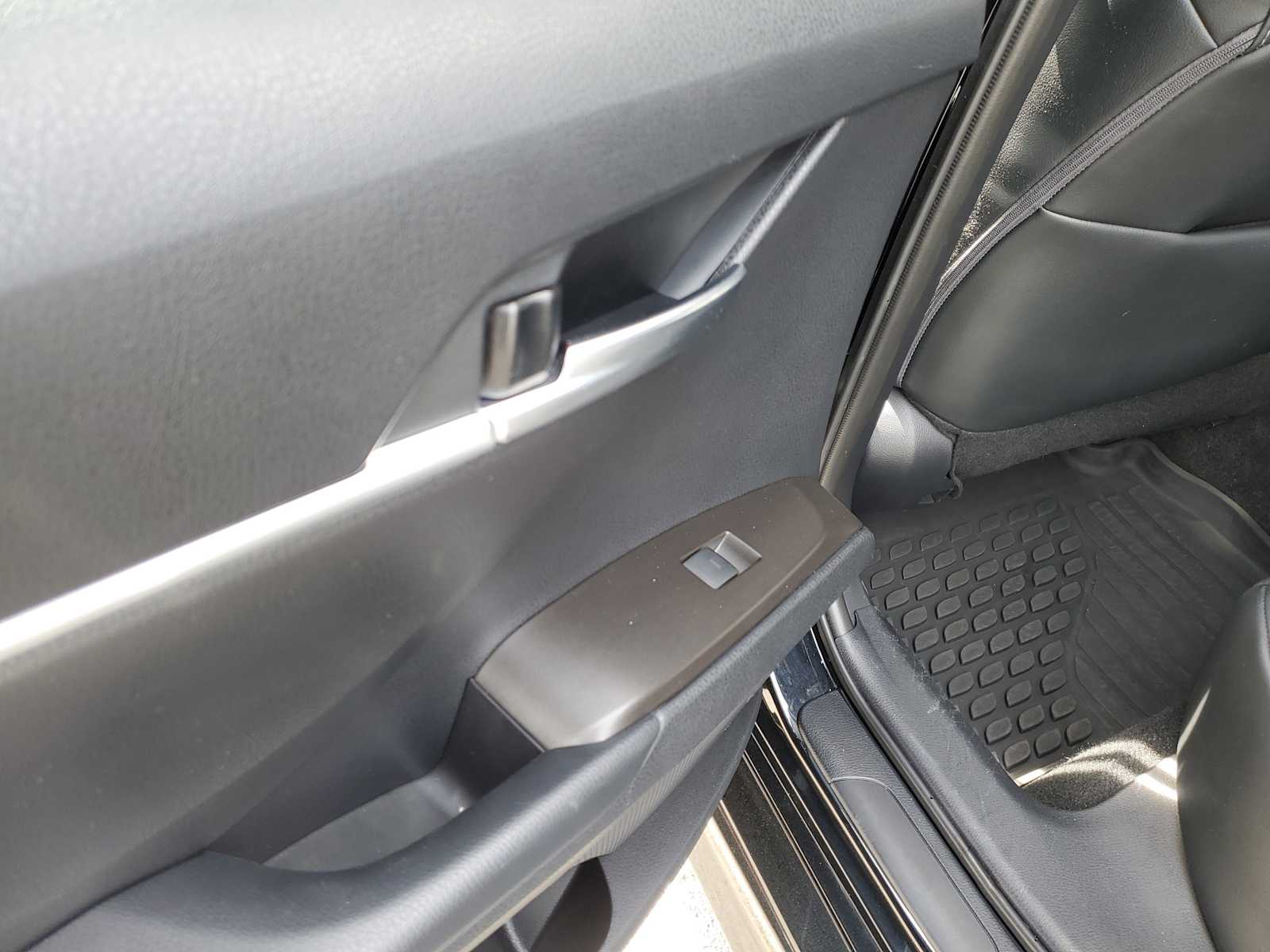 Thumbnail: 2023 Toyota Camry - 10