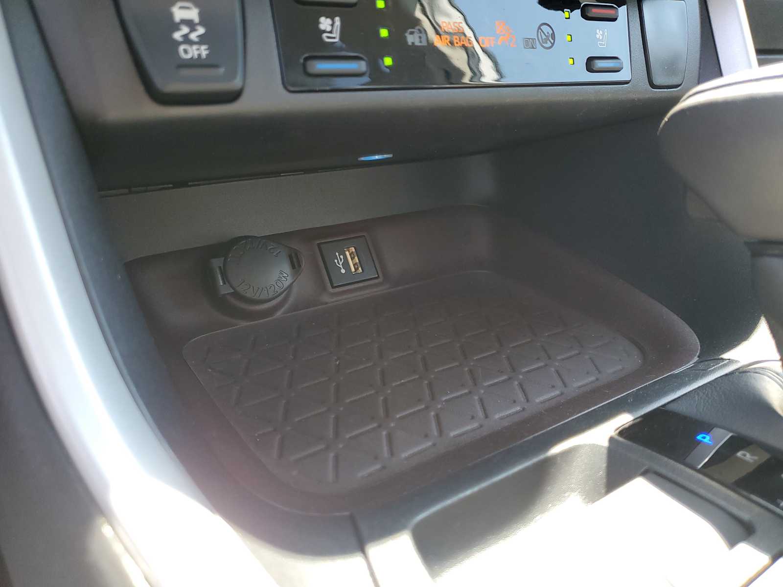 Thumbnail: 2025 Toyota RAV4 - 31