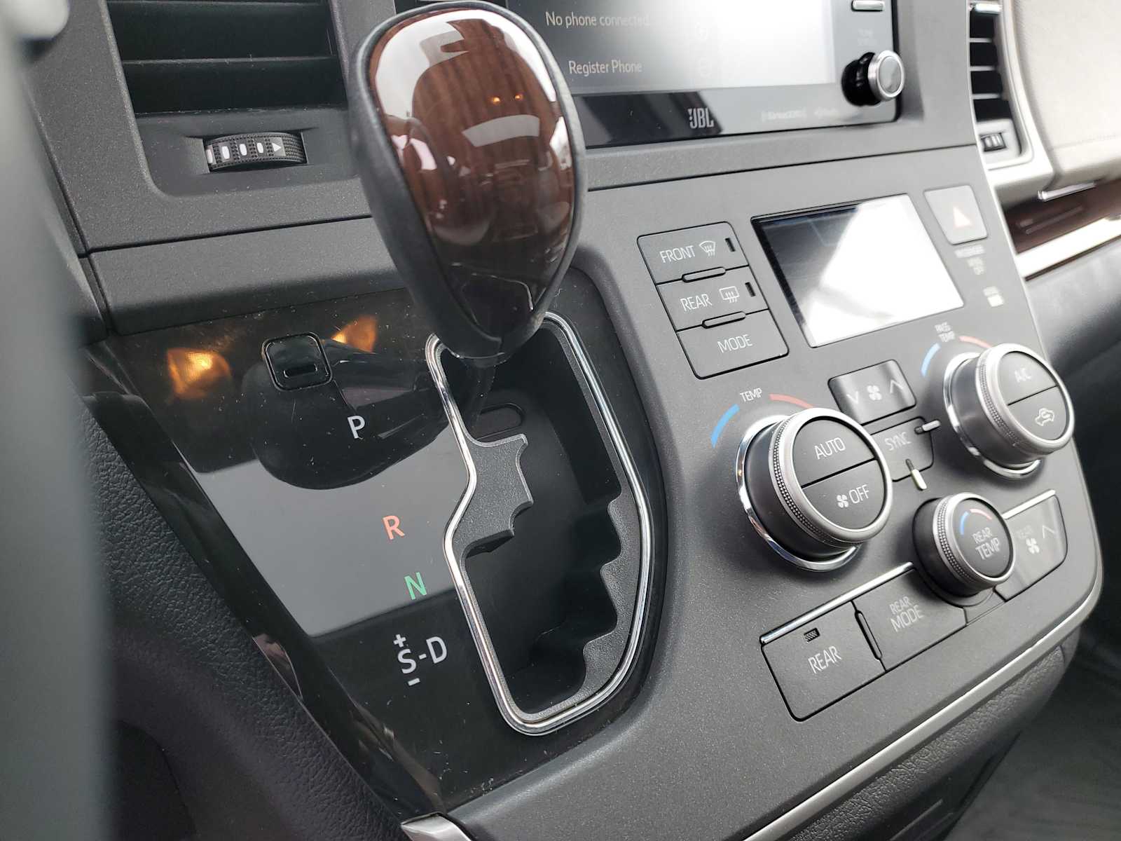 Thumbnail: 2020 Toyota Sienna - 27