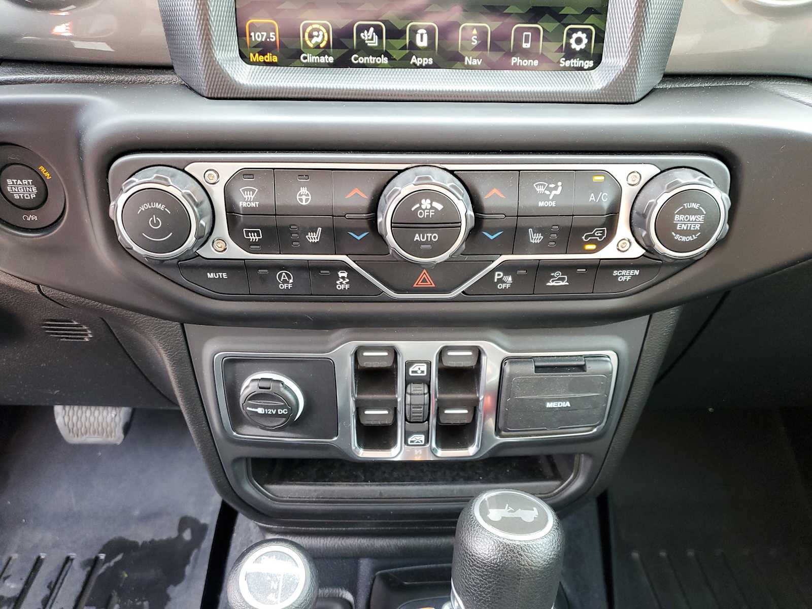 Thumbnail: 2021 Jeep Wrangler - 28