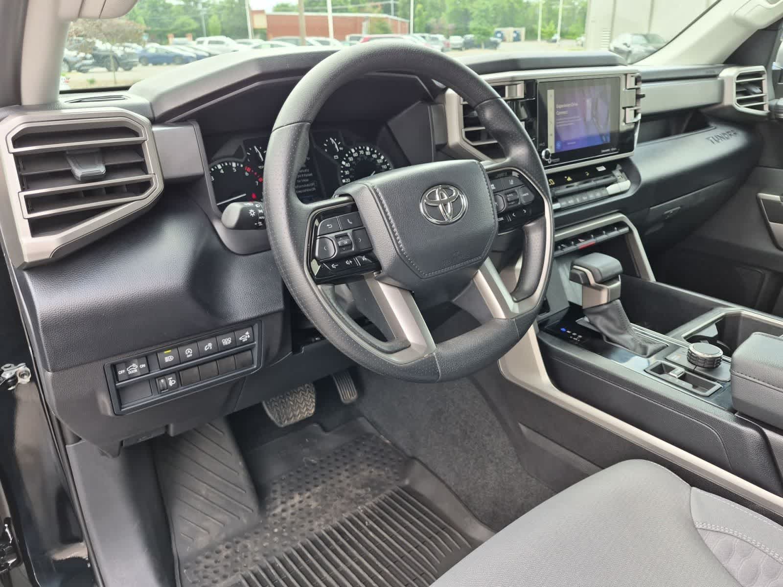 Thumbnail: 2024 Toyota Tundra - 9
