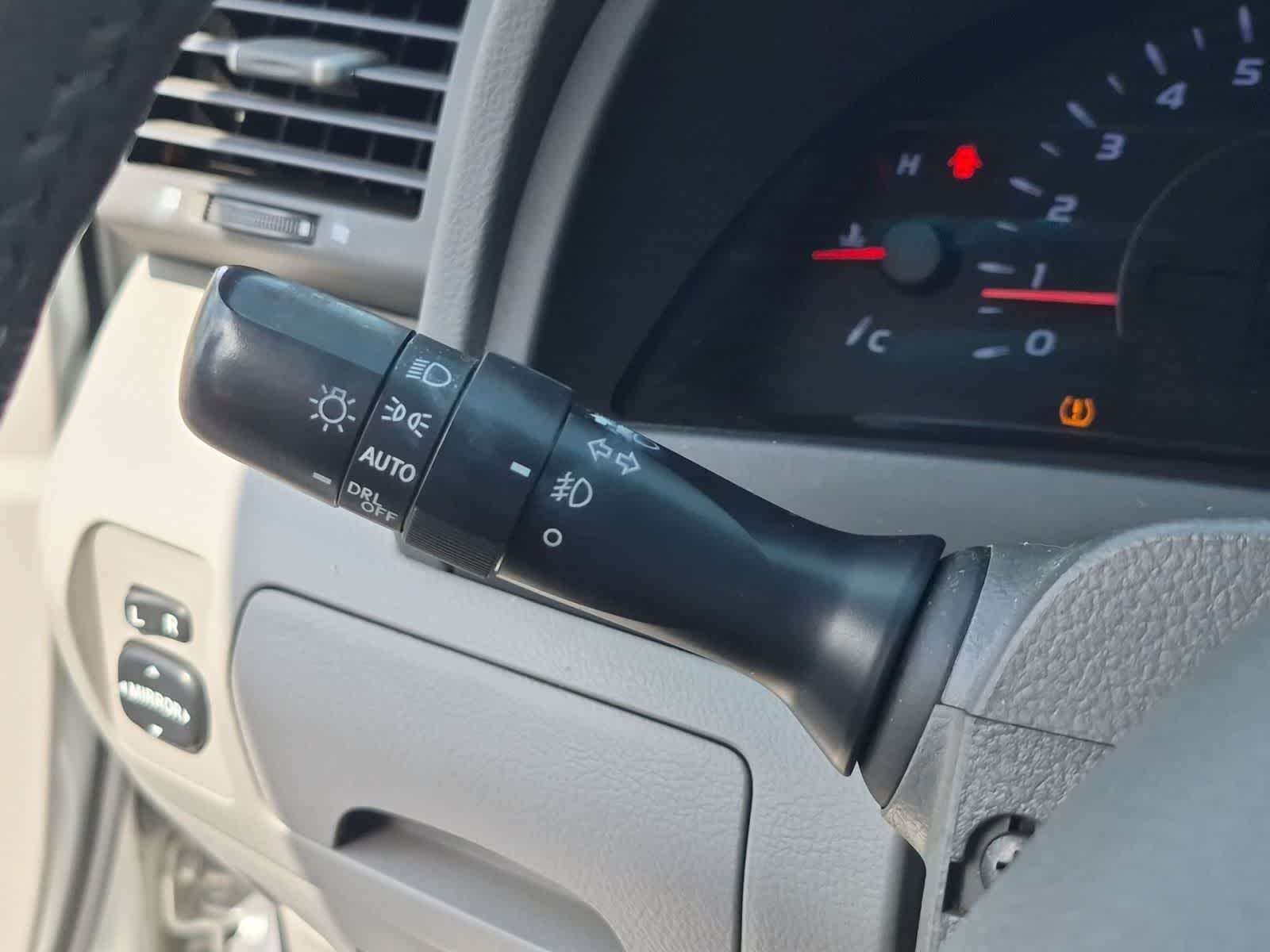 Thumbnail: 2011 Toyota Camry - 28