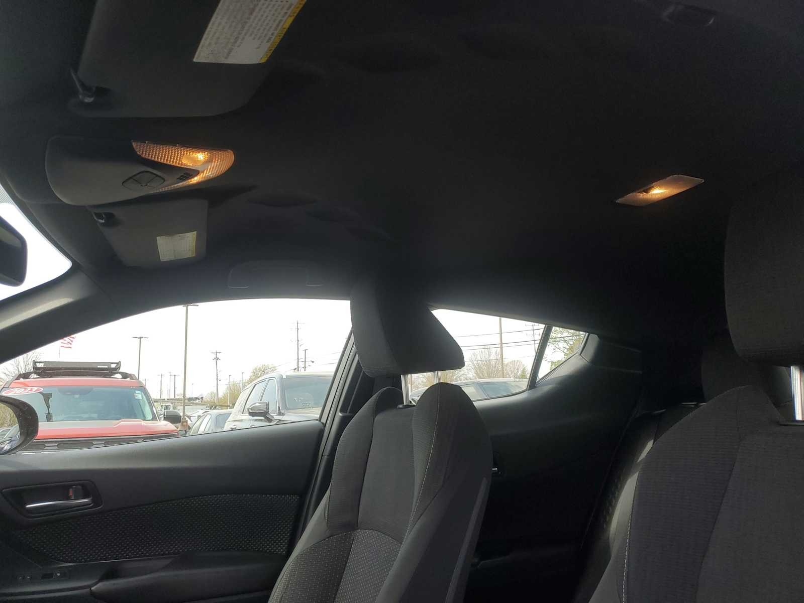 Thumbnail: 2018 Toyota C-HR - 17