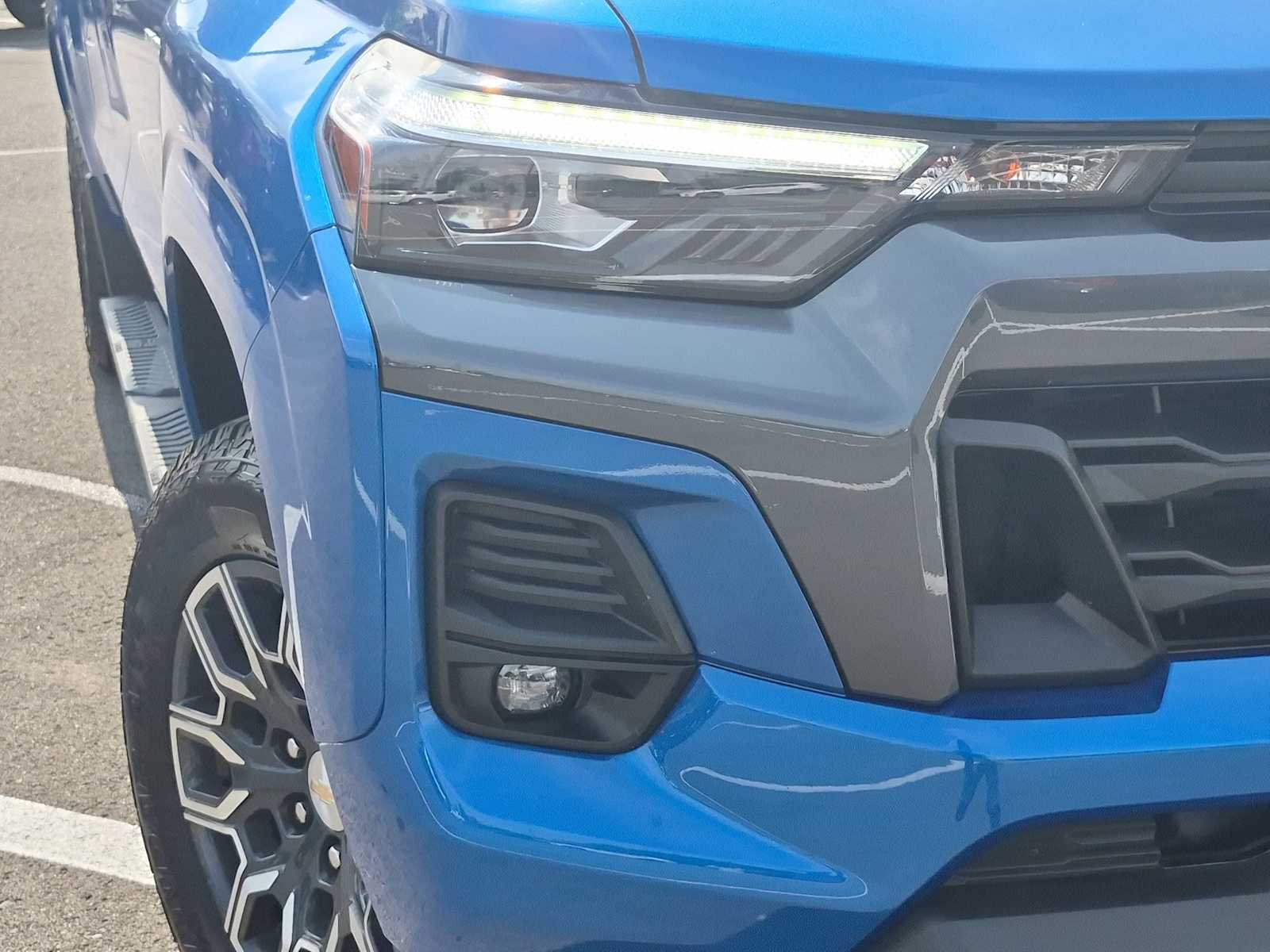 Thumbnail: 2023 Chevrolet Colorado - 3