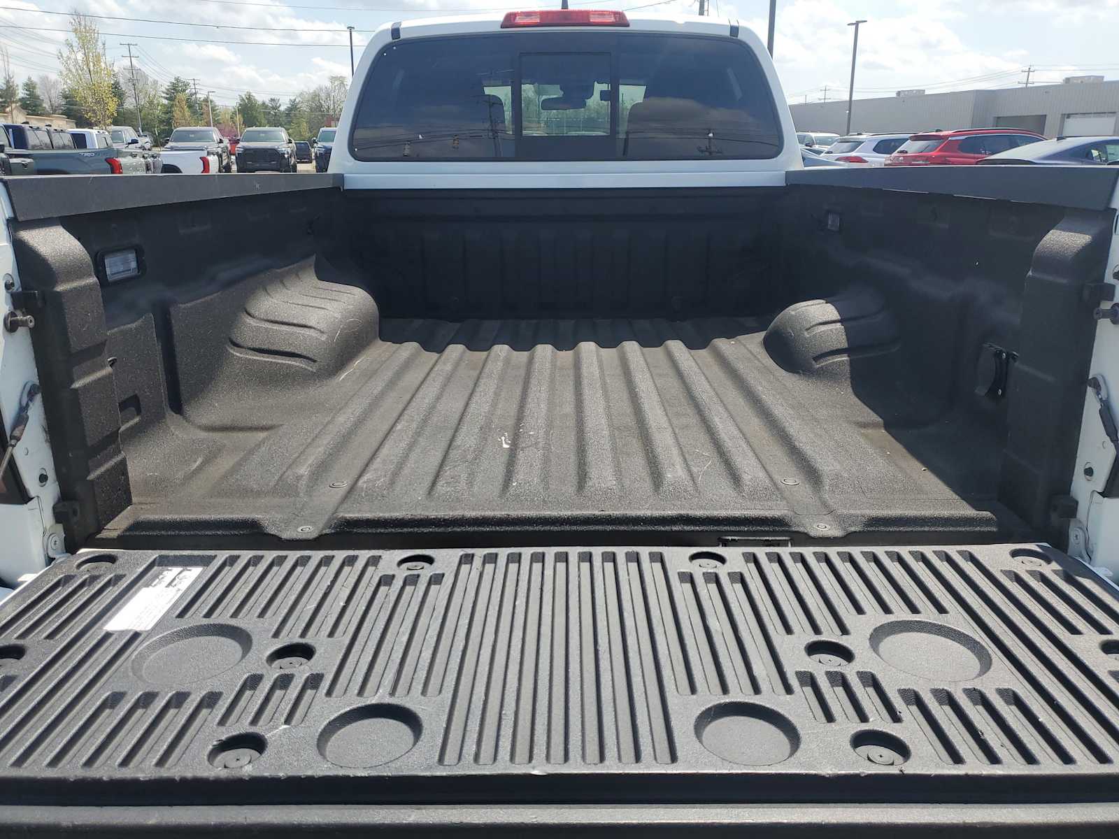 Thumbnail: 2022 Nissan Frontier - 8