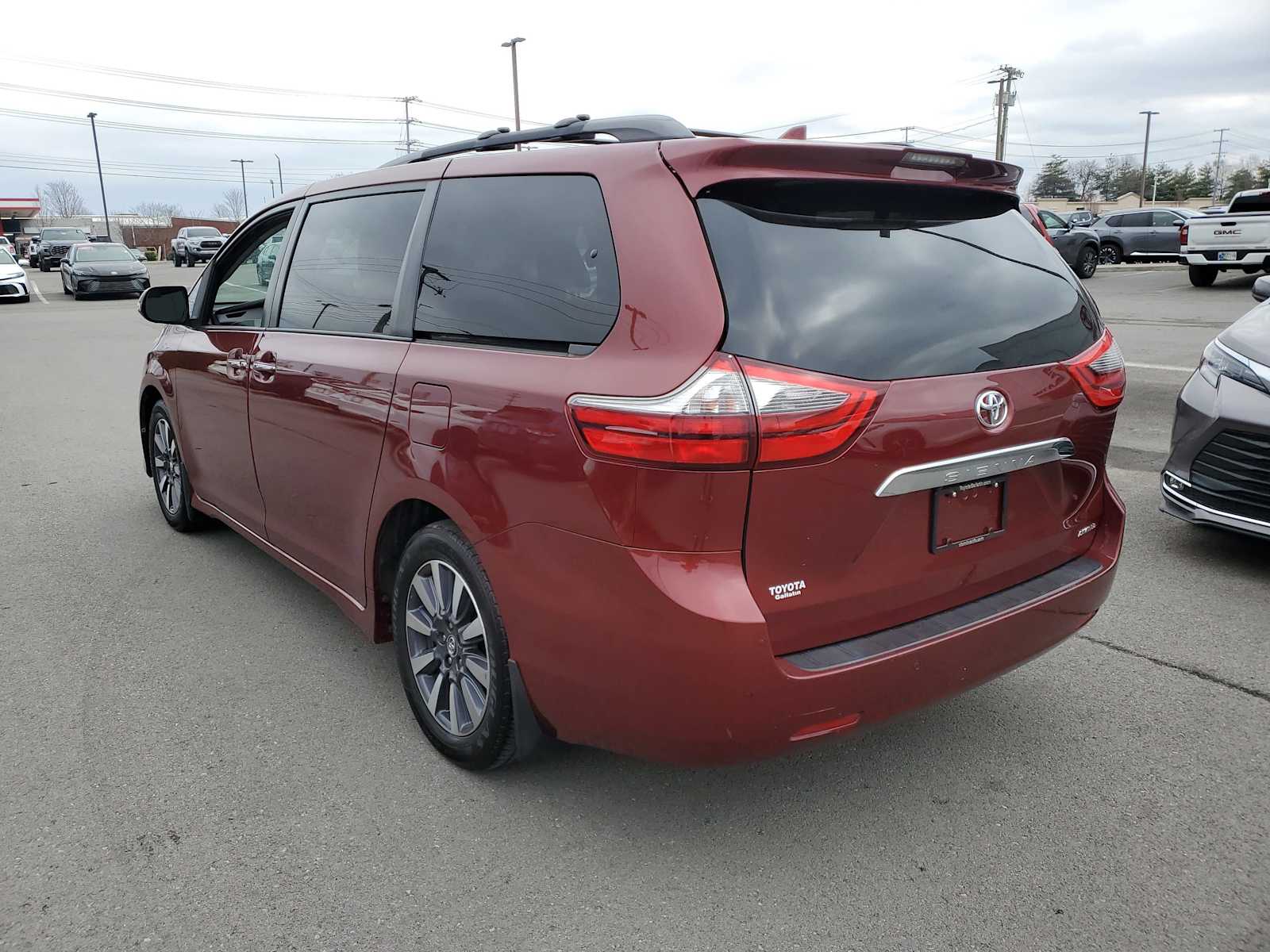Thumbnail: 2020 Toyota Sienna - 2