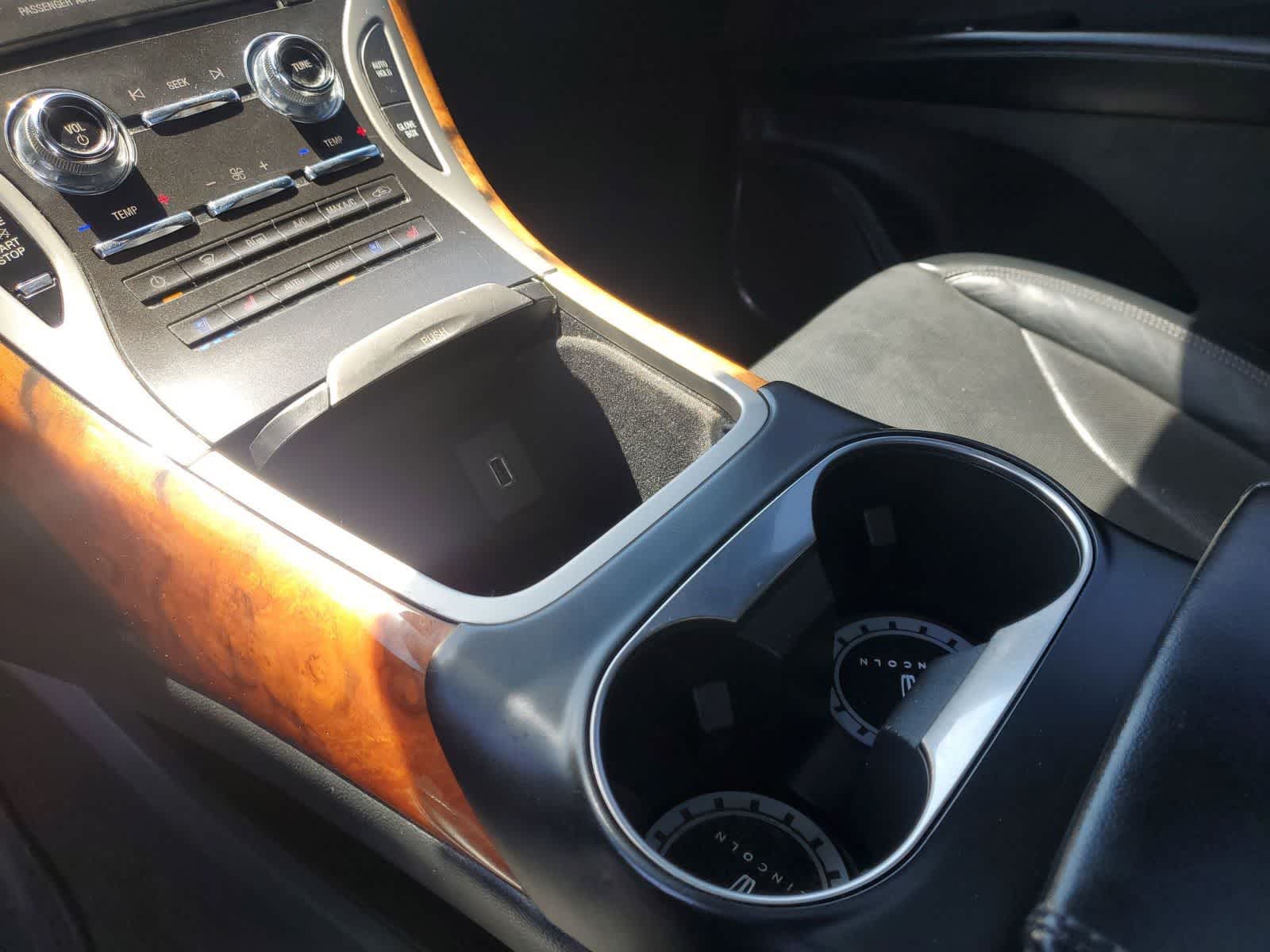 Thumbnail: 2020 Lincoln Nautilus - 30