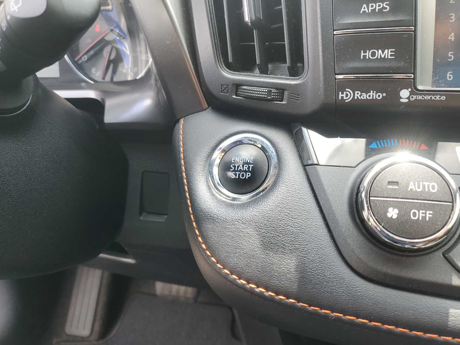 Thumbnail: 2017 Toyota RAV4 - 29