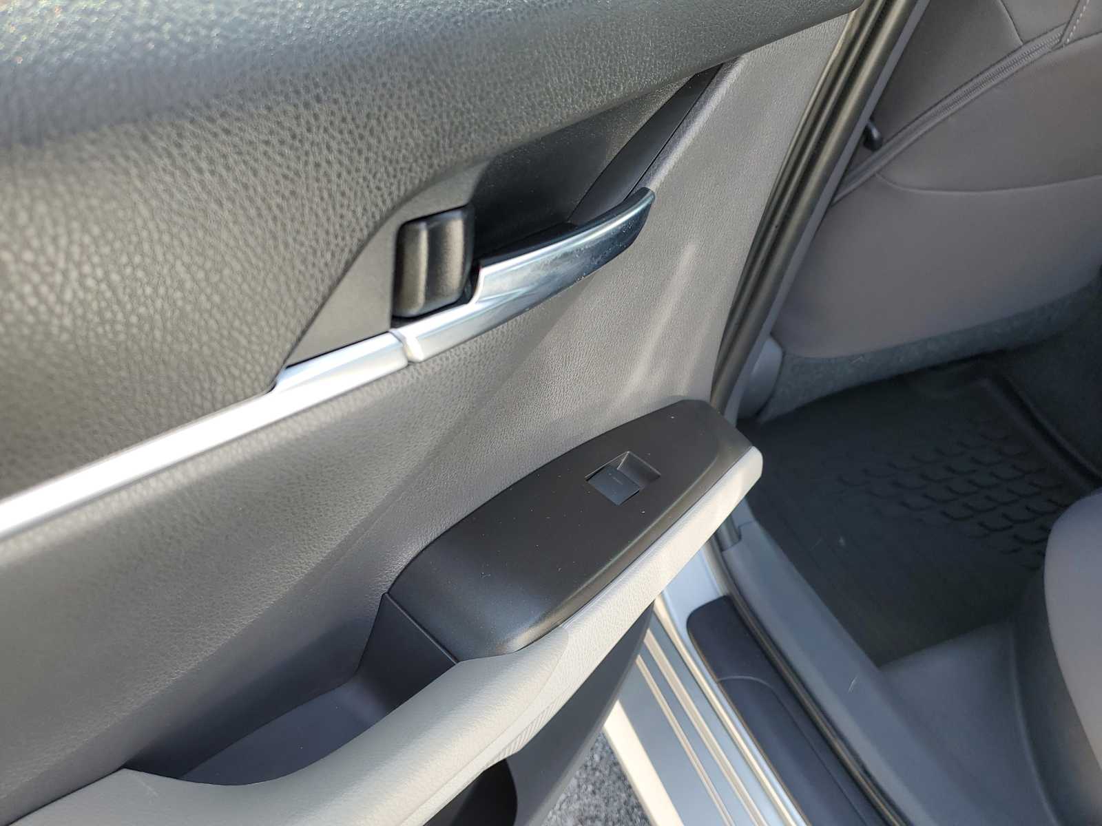 Thumbnail: 2021 Toyota Camry - 10