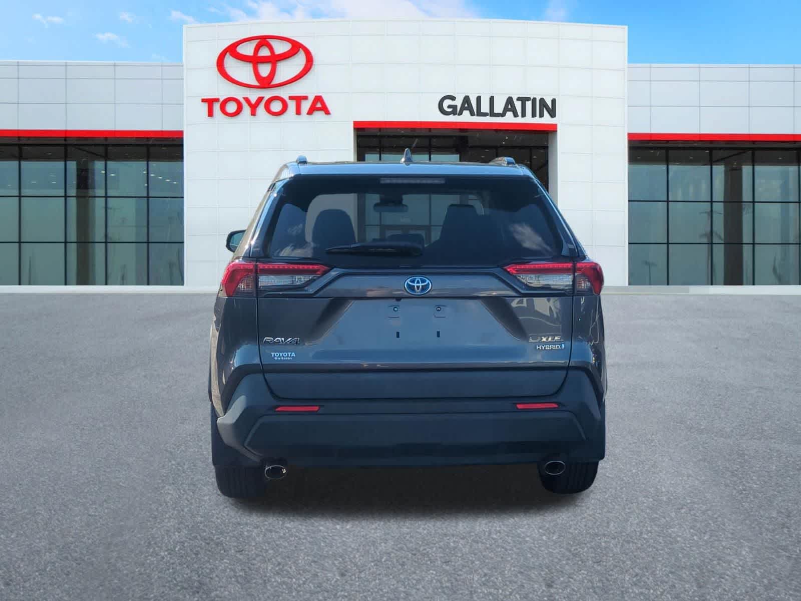 Thumbnail: 2021 Toyota RAV4 - 8