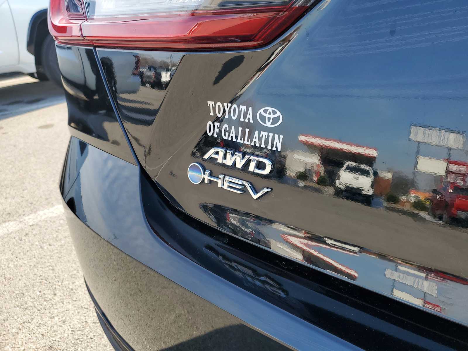 Thumbnail: 2025 Toyota Camry - 8