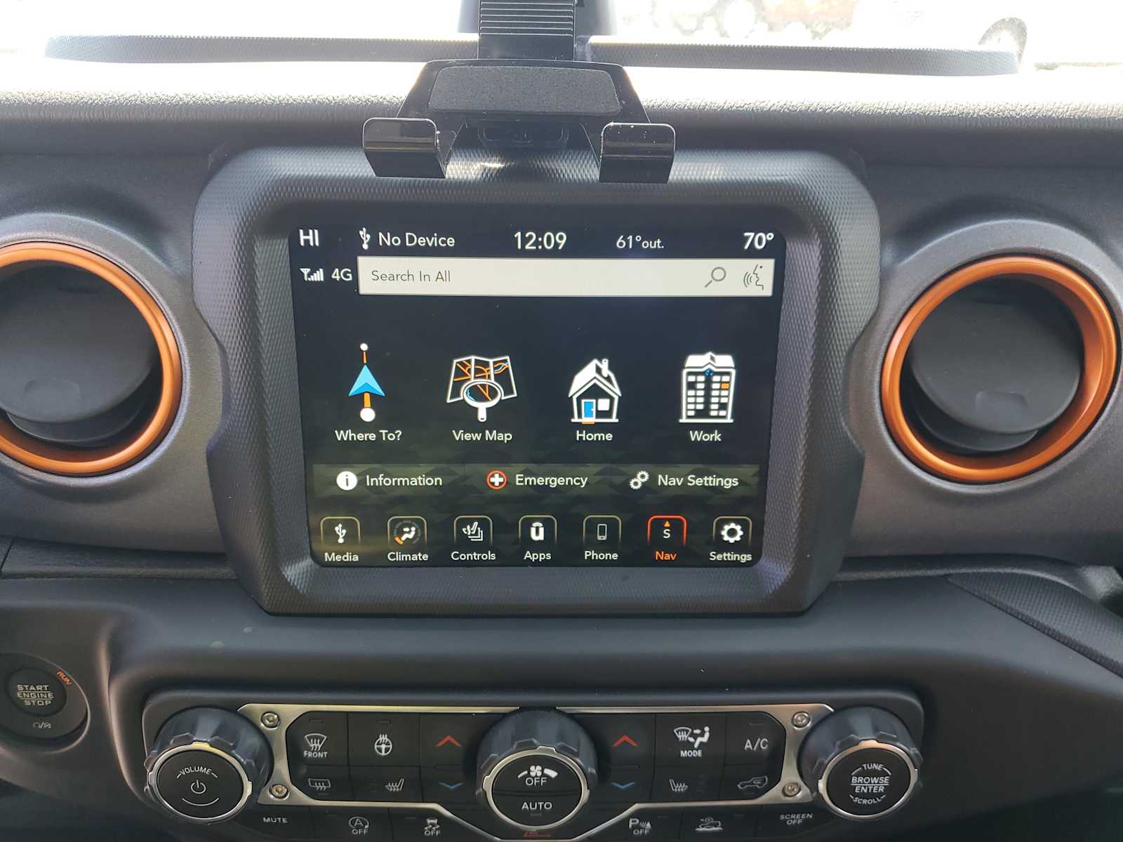 Thumbnail: 2021 Jeep Gladiator - 26