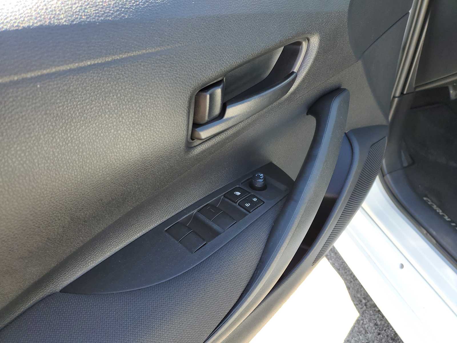 Thumbnail: 2023 Toyota Corolla - 16