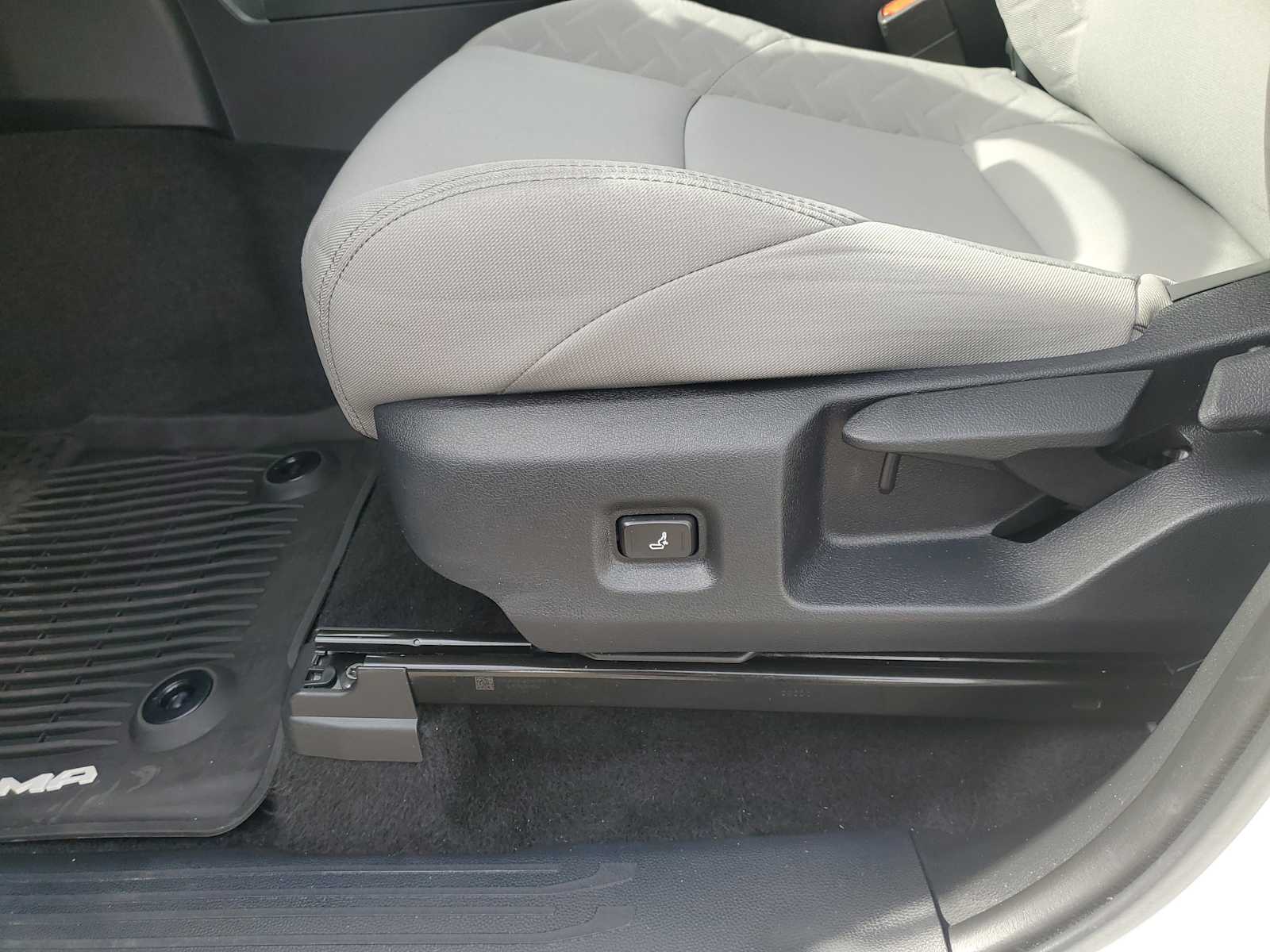 Thumbnail: 2024 Toyota Tacoma - 19