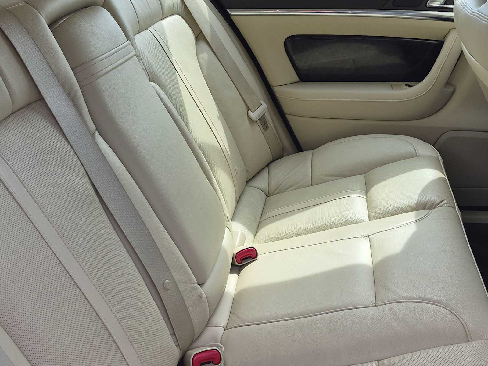 Thumbnail: 2015 Lincoln MKS - 11