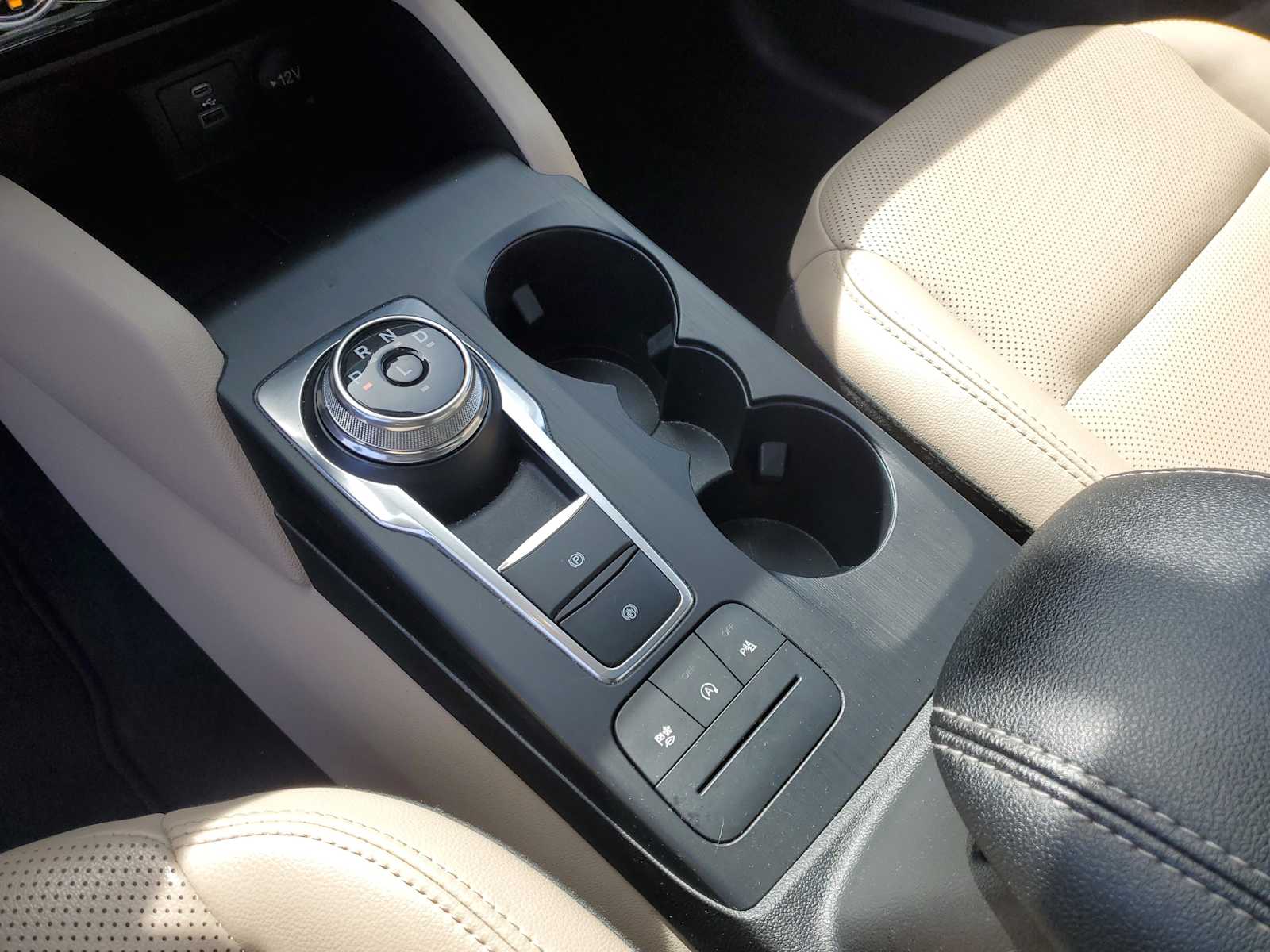 Thumbnail: 2022 Ford Escape - 34