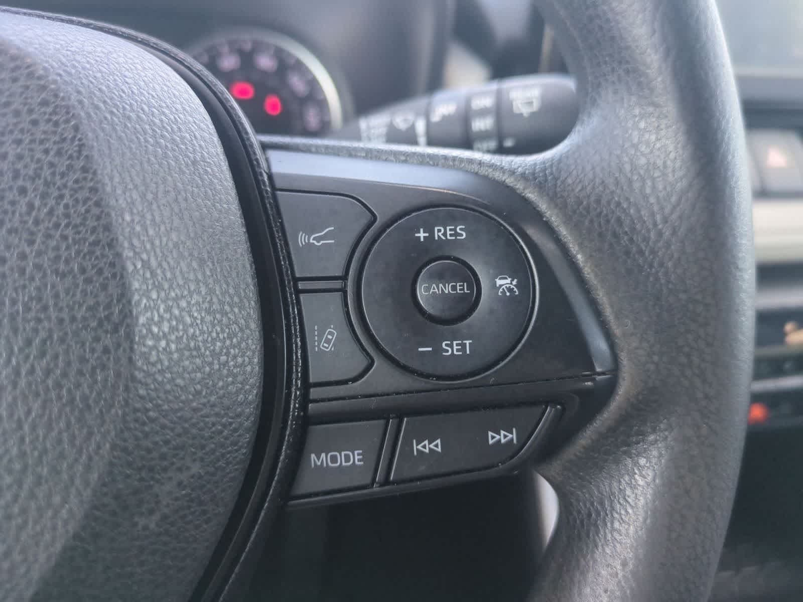 Thumbnail: 2021 Toyota RAV4 - 26