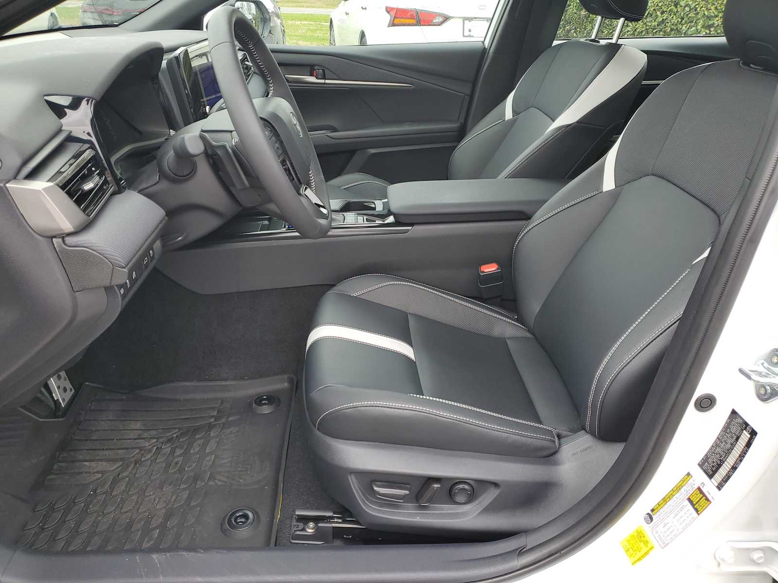 Thumbnail: 2025 Toyota Camry - 18