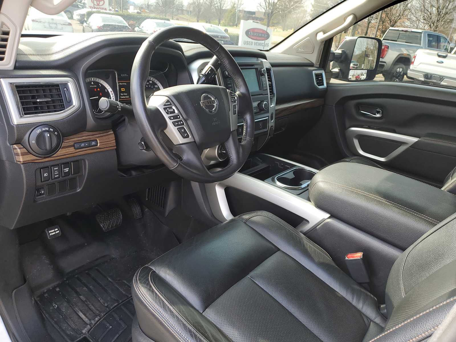 Thumbnail: 2019 Nissan Titan - 20